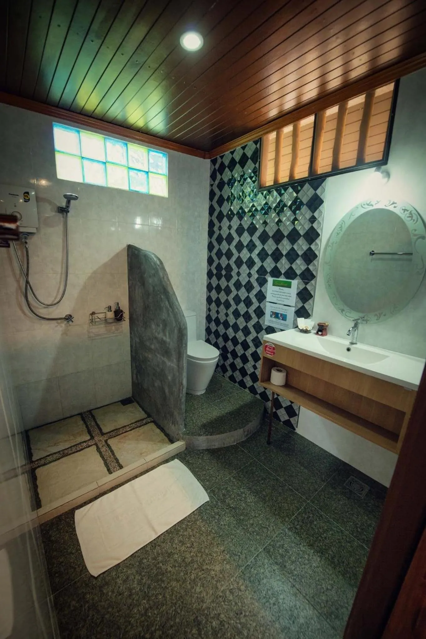 Shower in Tree House Bungalows Koh Tao