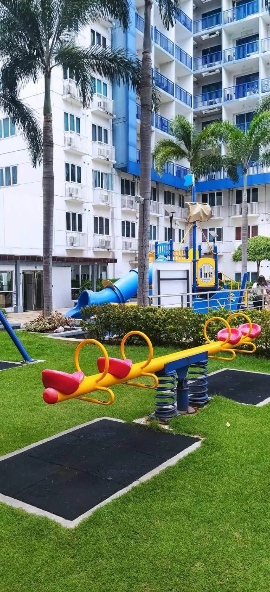 Sea Residences Mall of Asia by Jermel