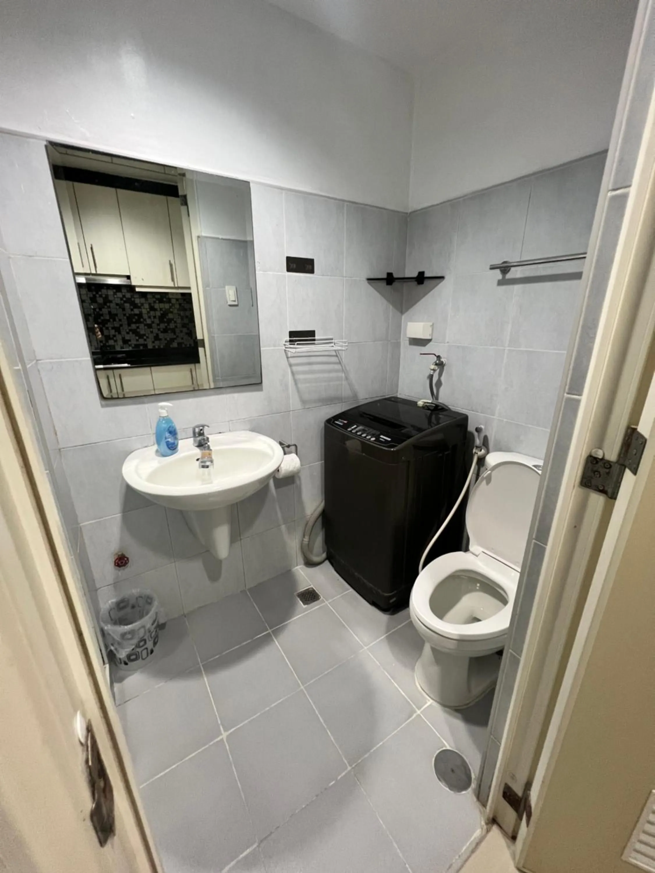 Sea Residences Mall of Asia by Jermel