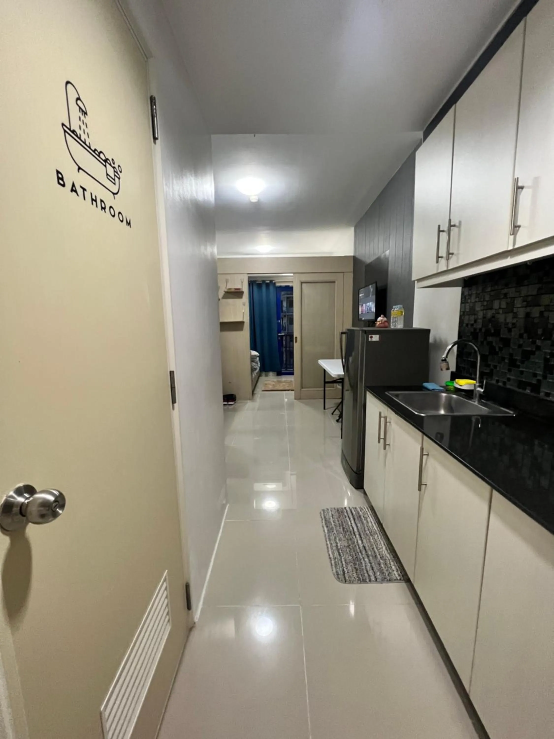 Sea Residences Mall of Asia by Jermel