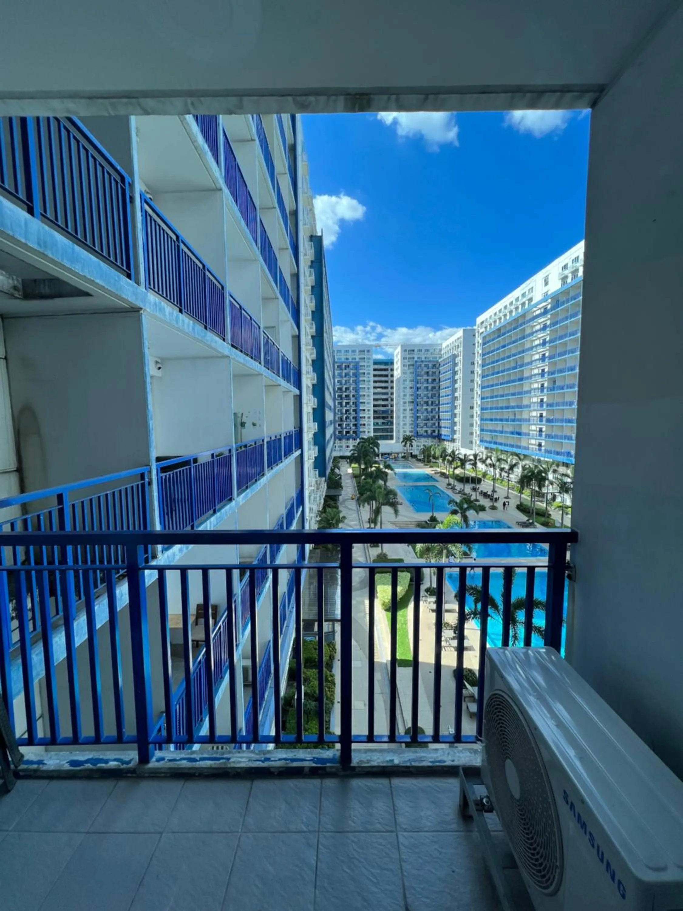 Sea Residences Mall of Asia by Jermel