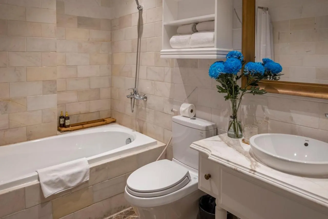 Bath in Thao Trang Laluxe Hotel Phu My Hung