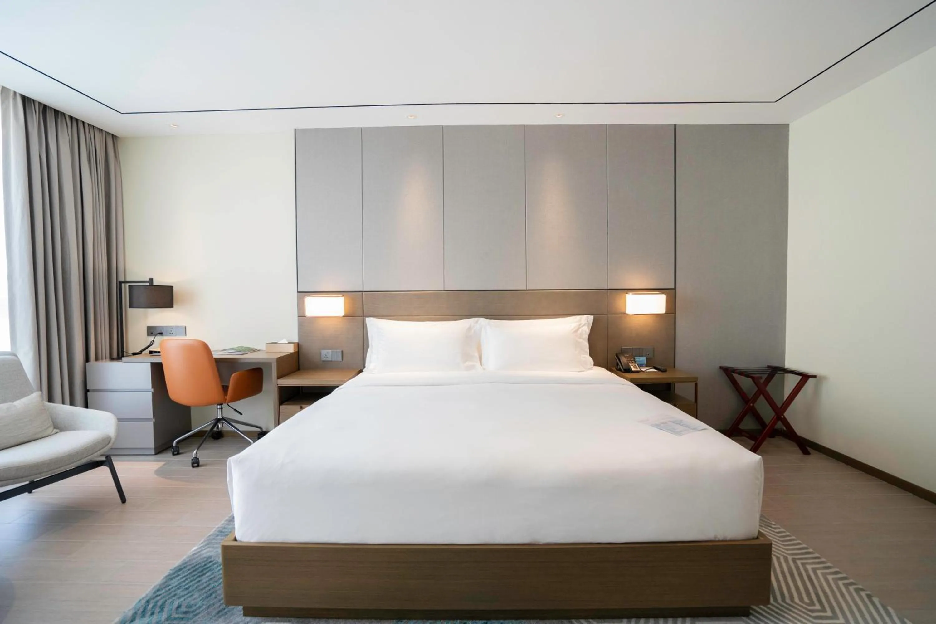 Bed in Oakwood Premier Phnom Penh