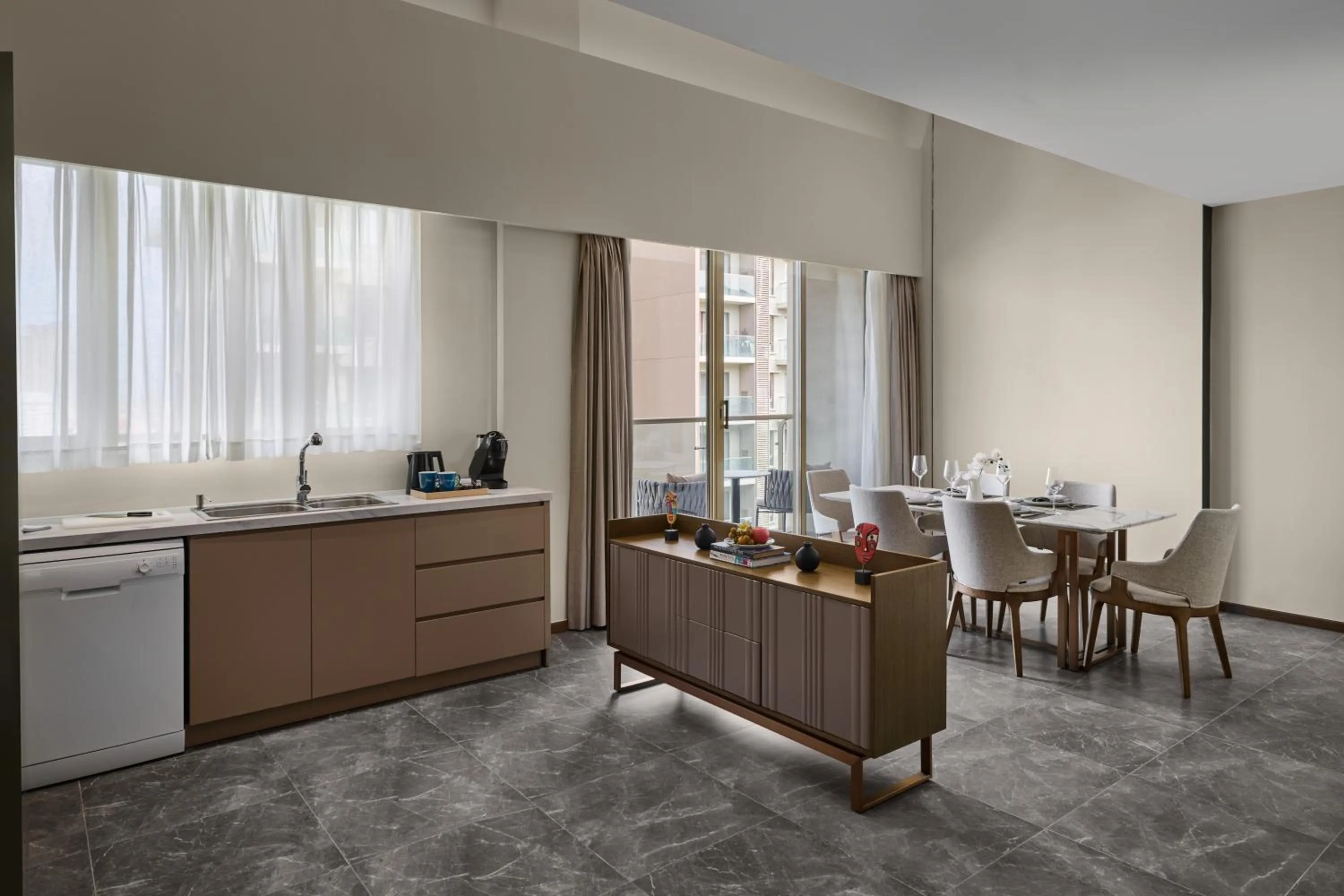 Coffee/tea facilities in Oakwood Premier Phnom Penh