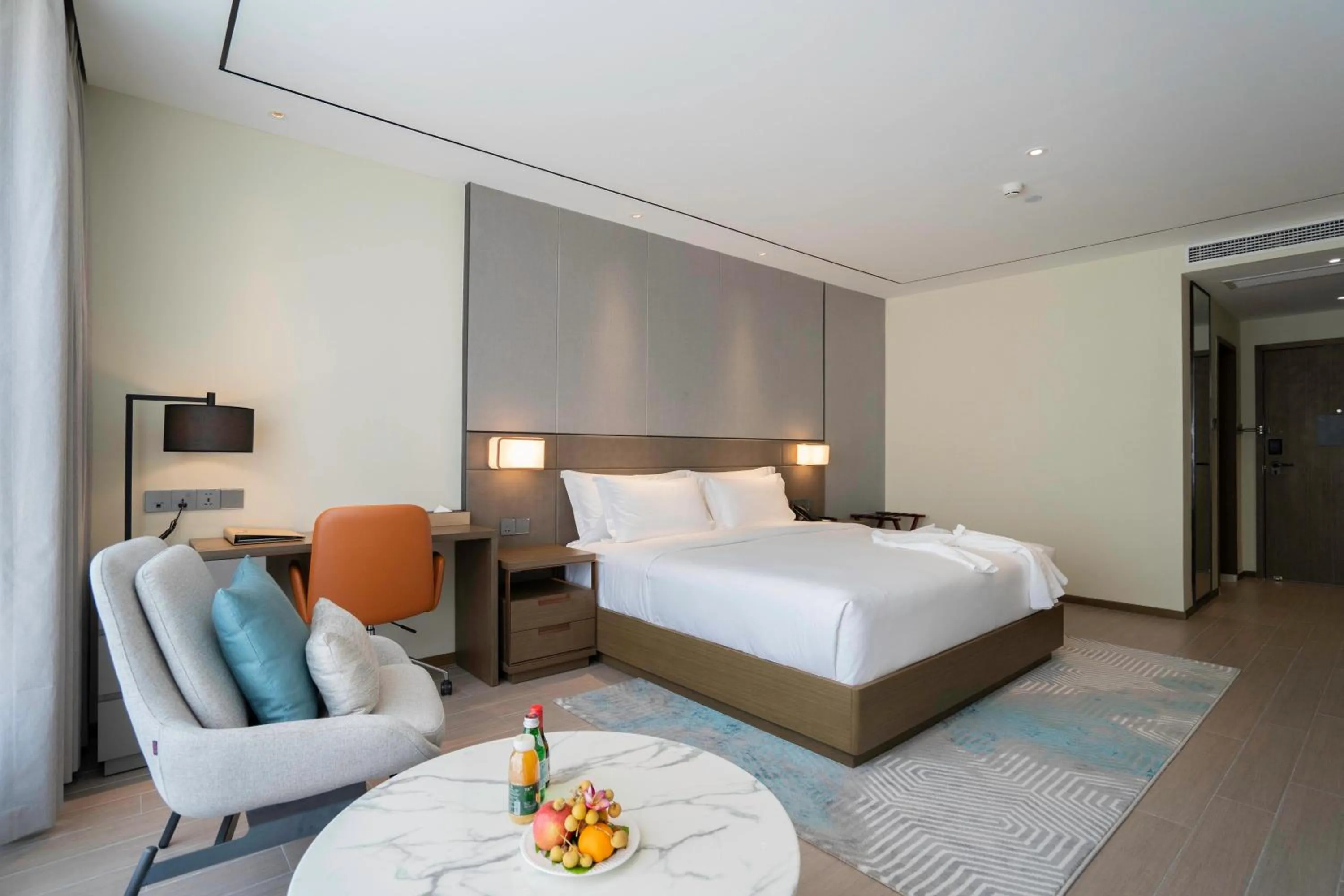 Bed in Oakwood Premier Phnom Penh