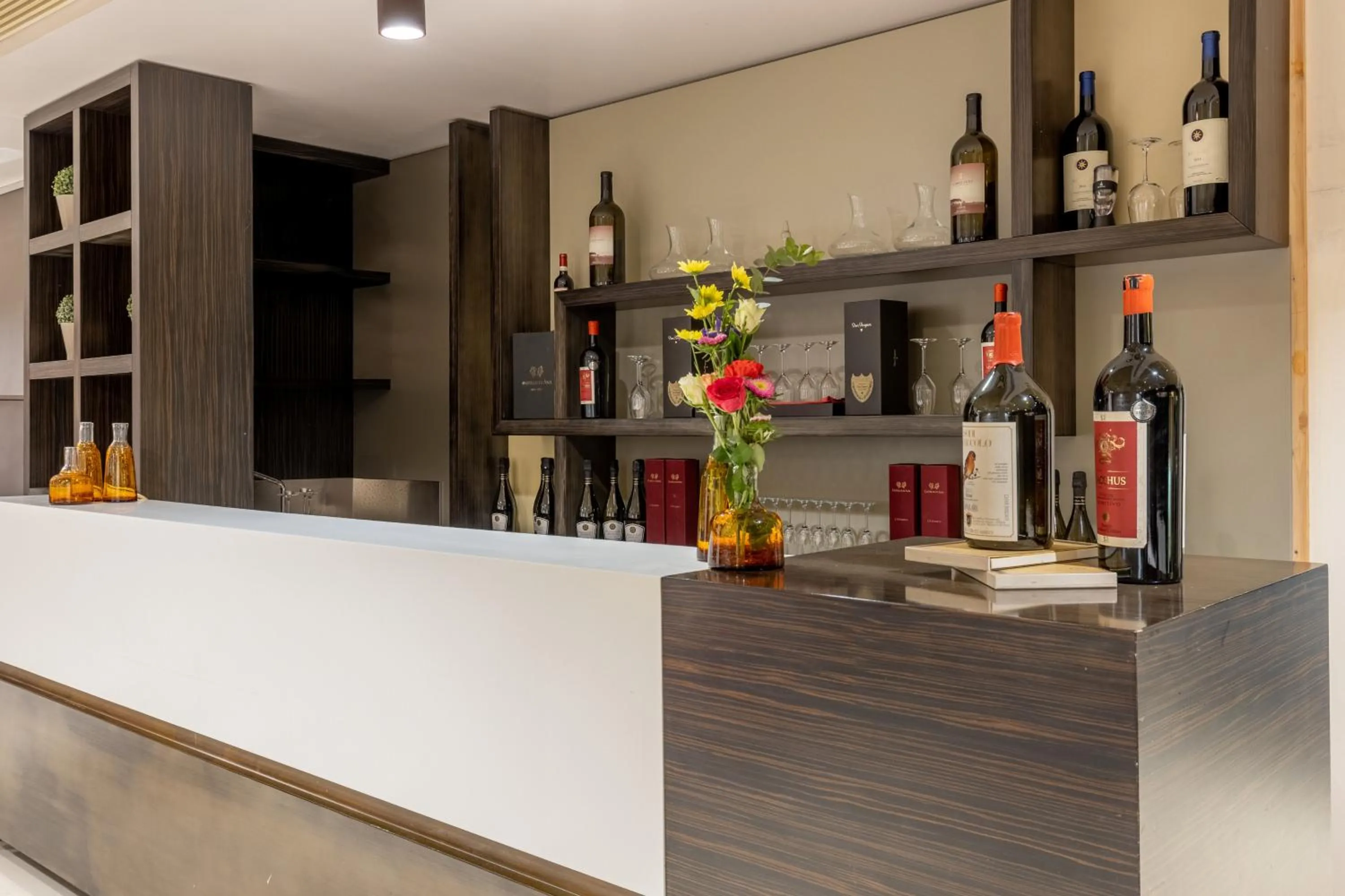 Lounge or bar in Wall Art Hotel & Residence