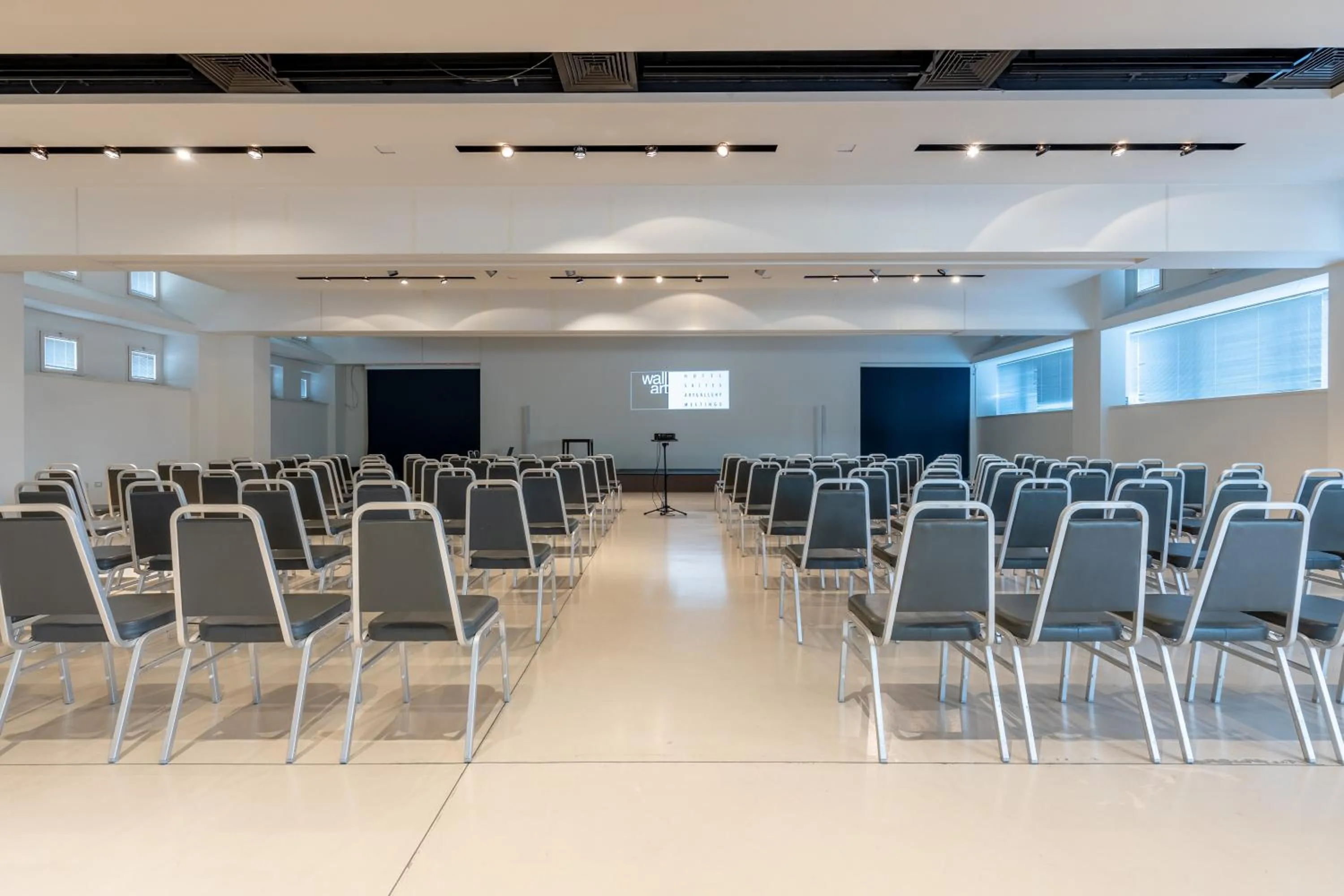 Meeting/conference room in Wall Art Hotel & Residence