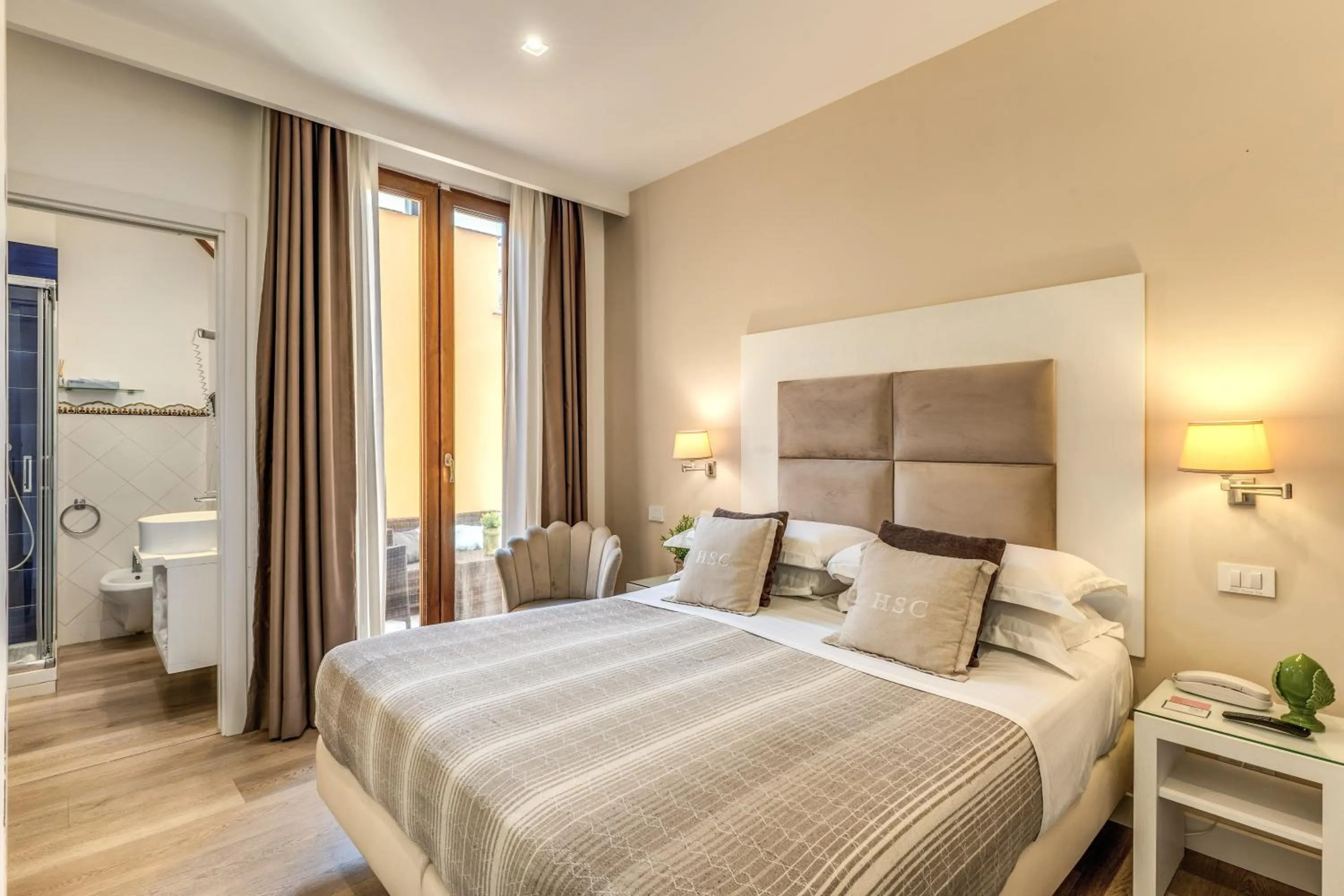 air conditioner, Bed in Hotel Sorrento City