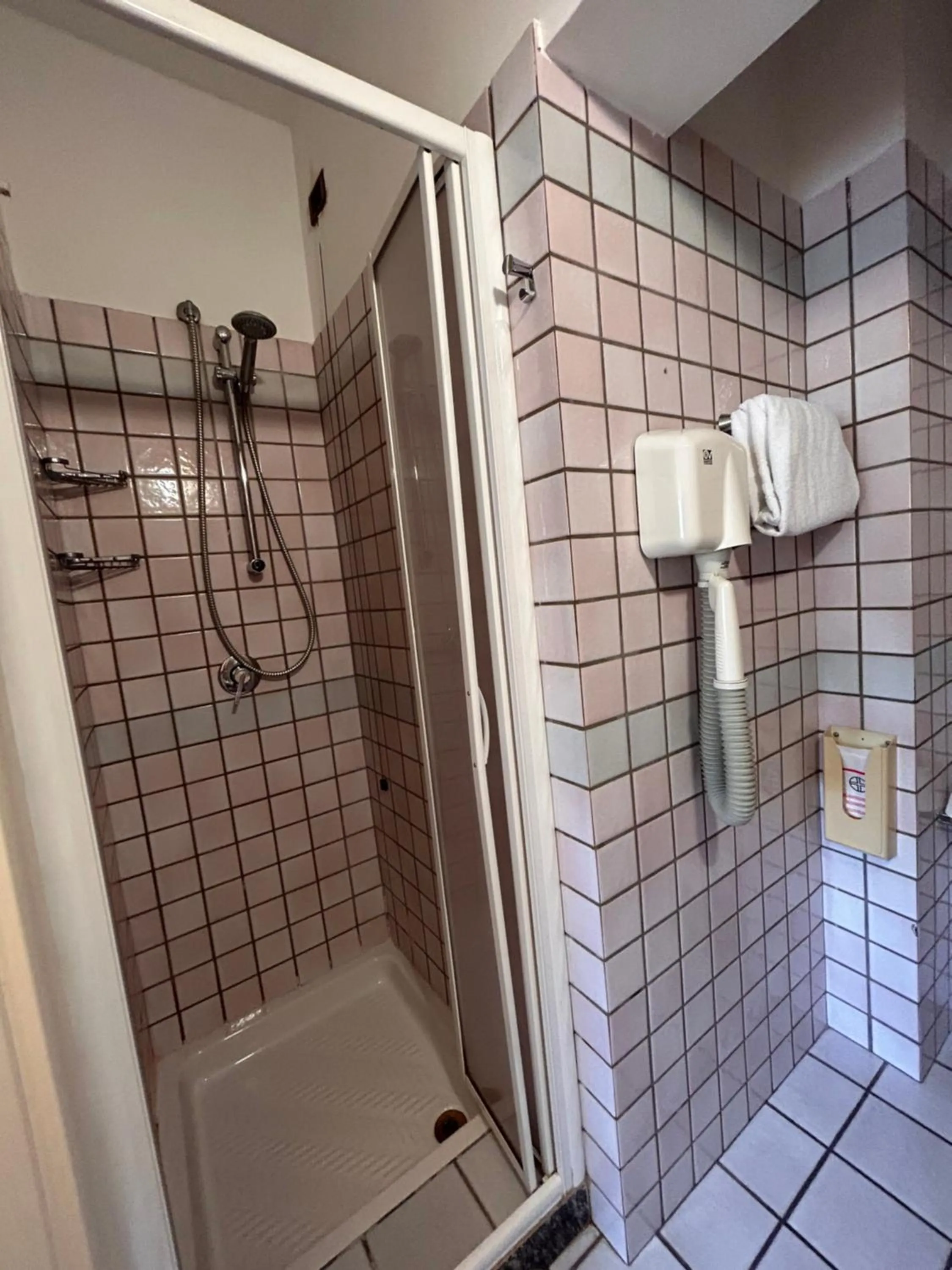 Shower in Hotel Aspromonte