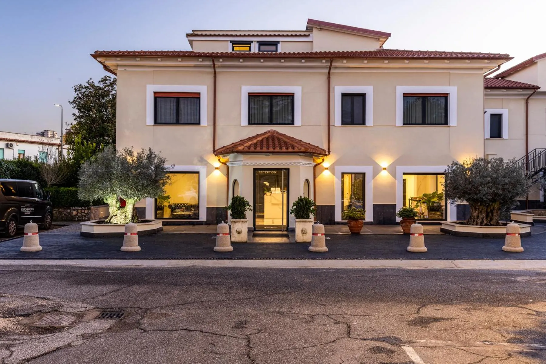 Facade/entrance in Eurogarden Hotel