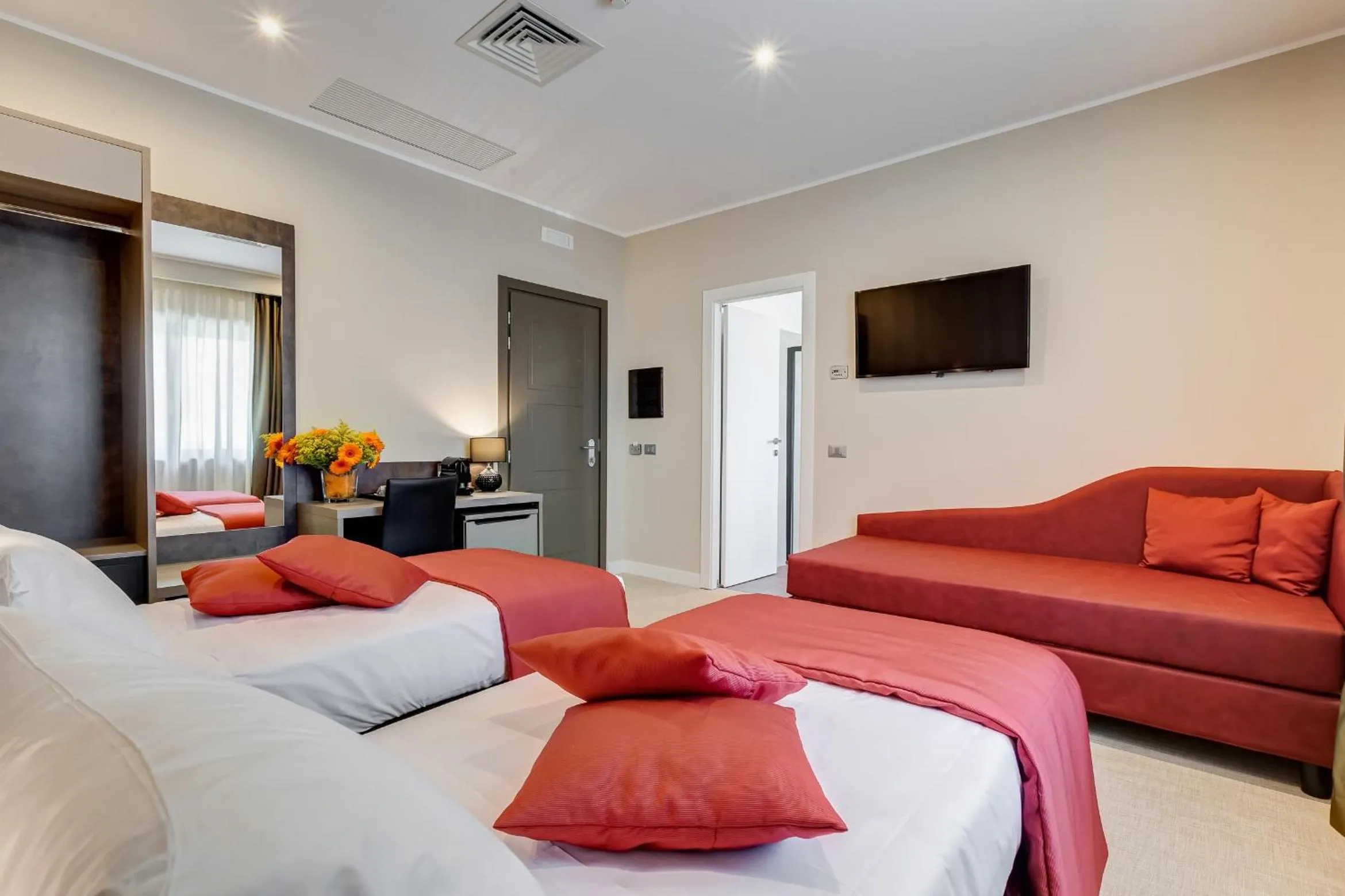 Photo of the whole room, Bed in Eurogarden Hotel