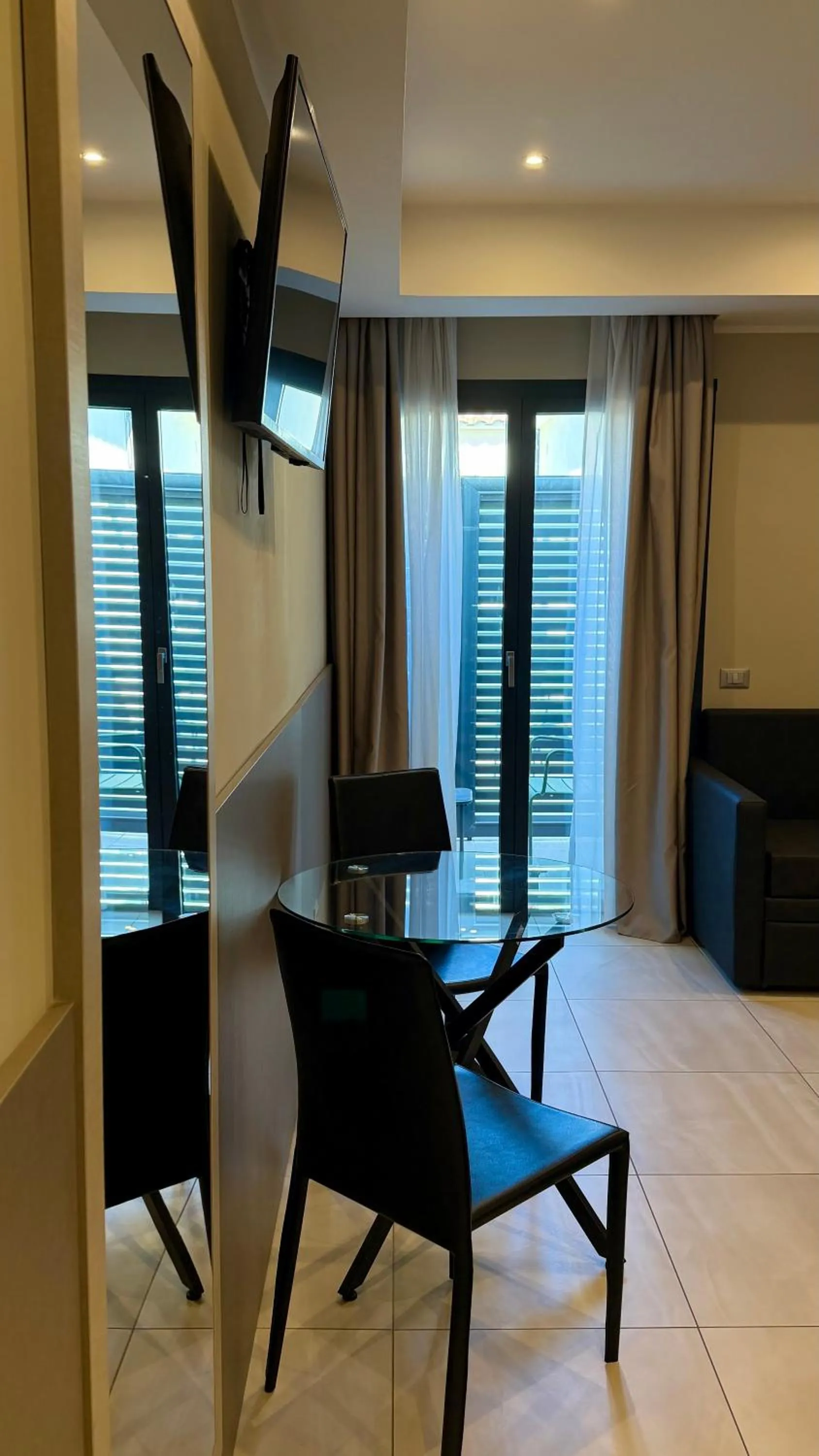 TV and multimedia in Eurogarden Hotel