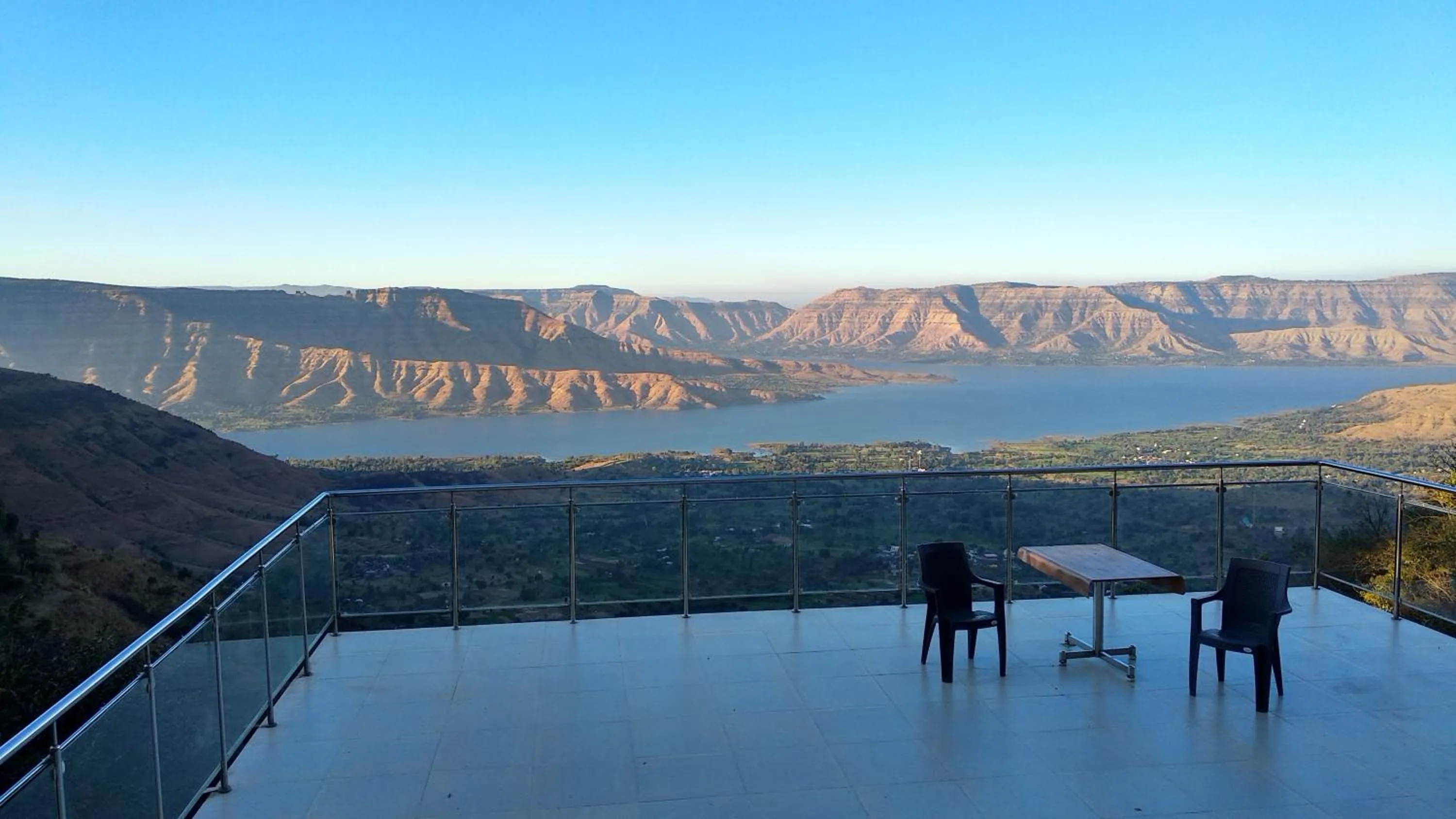 Balcony/Terrace in Sharayu Holidays Valley View