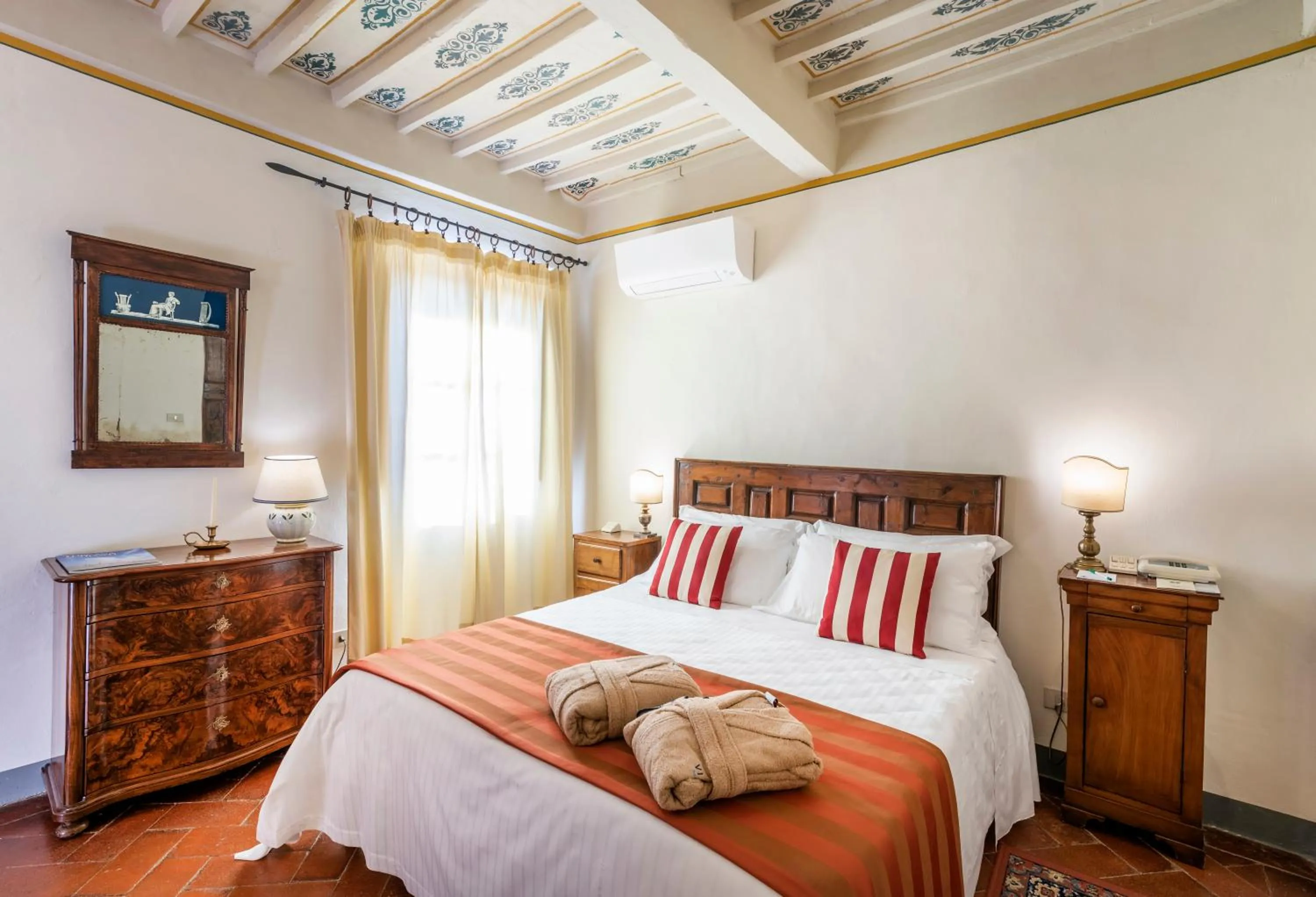 Bedroom, Bed in Relais Vignale & Spa