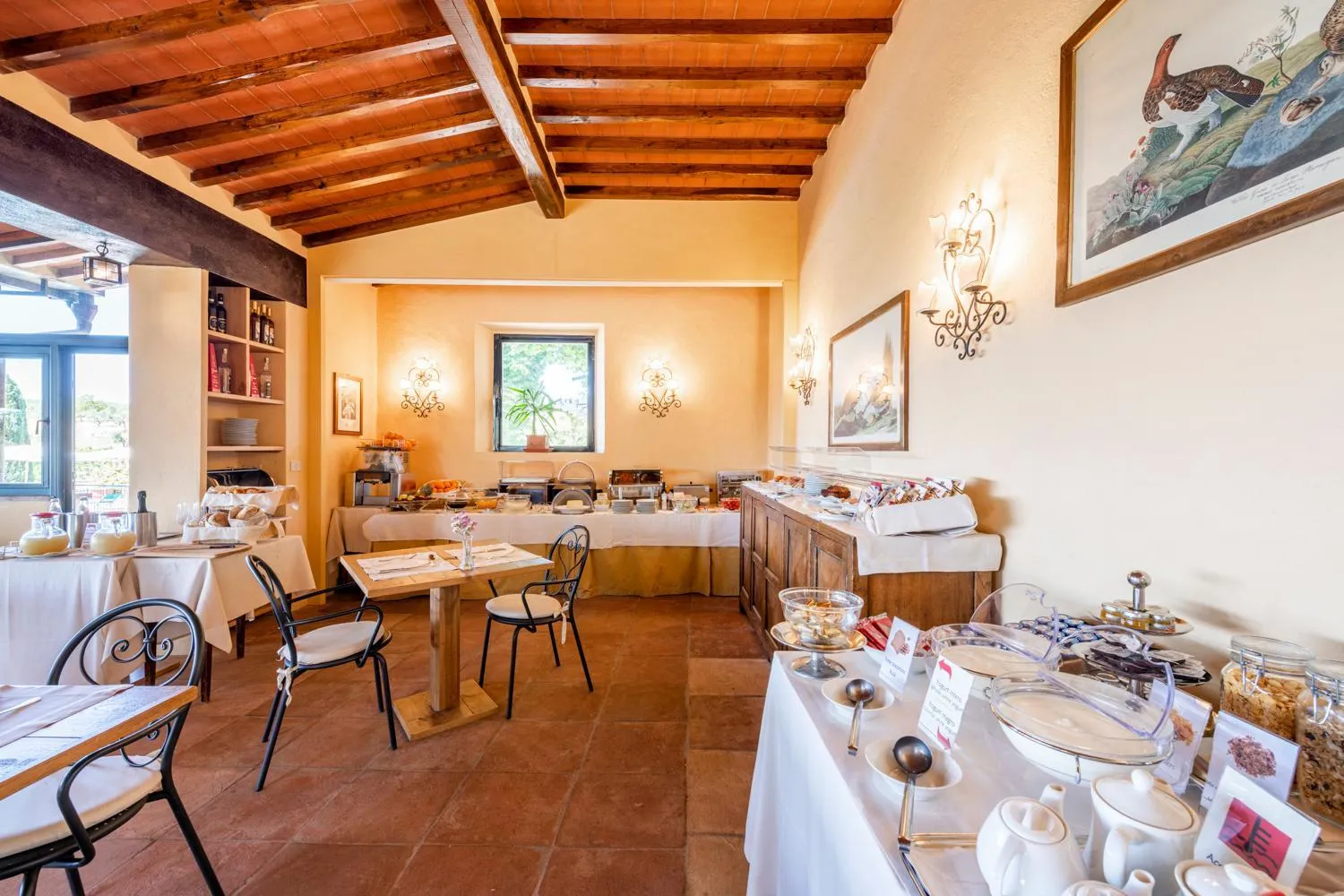 Buffet breakfast in Relais Vignale & Spa