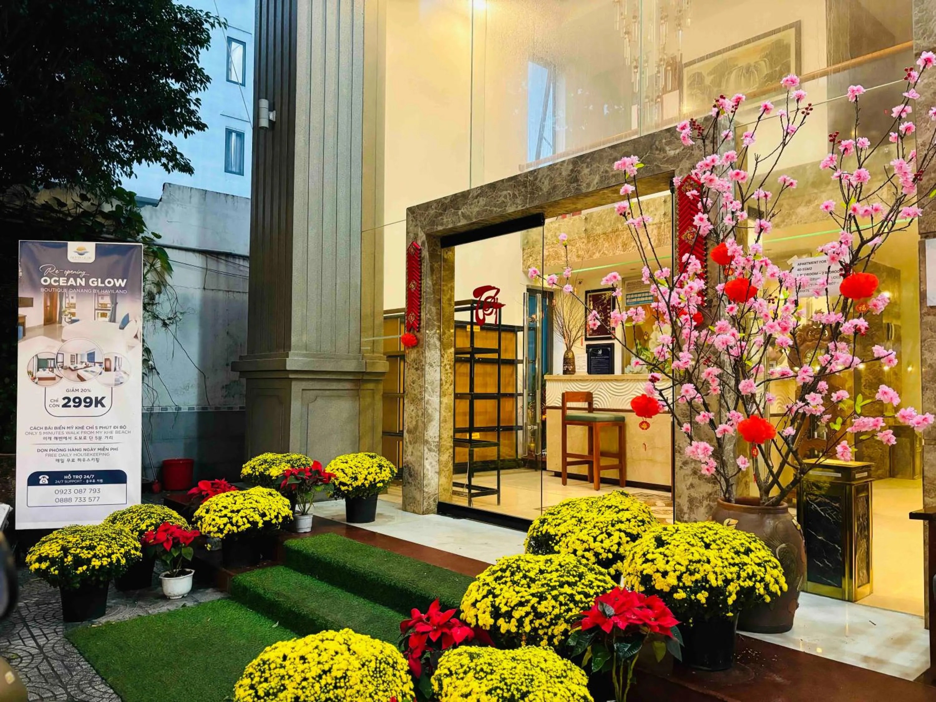 Facade/entrance in Zalo Sea Hotel by THG