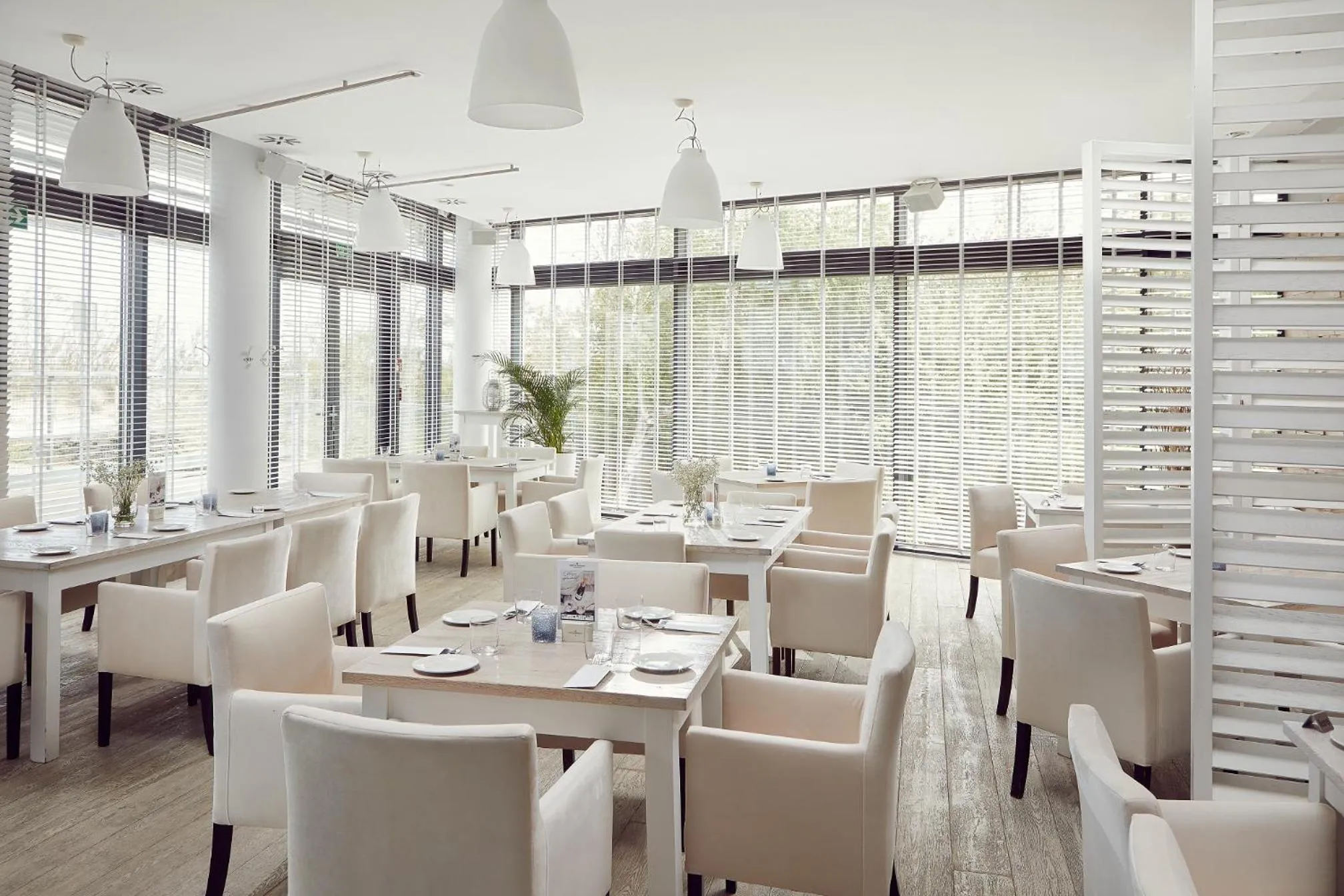 Restaurant/places to eat in Dune Beach Resort - A