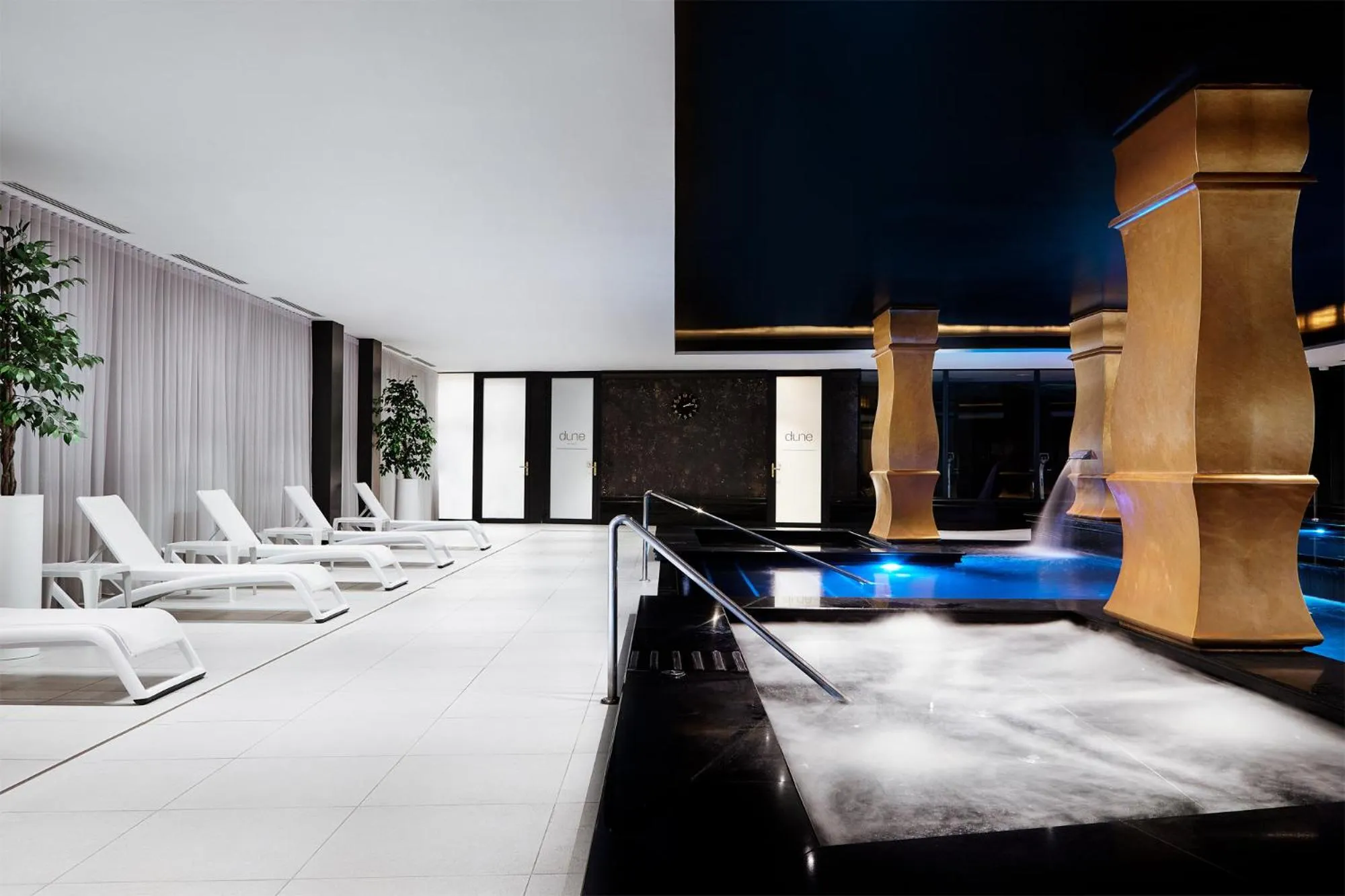 Seating area in Dune Beach Resort - A