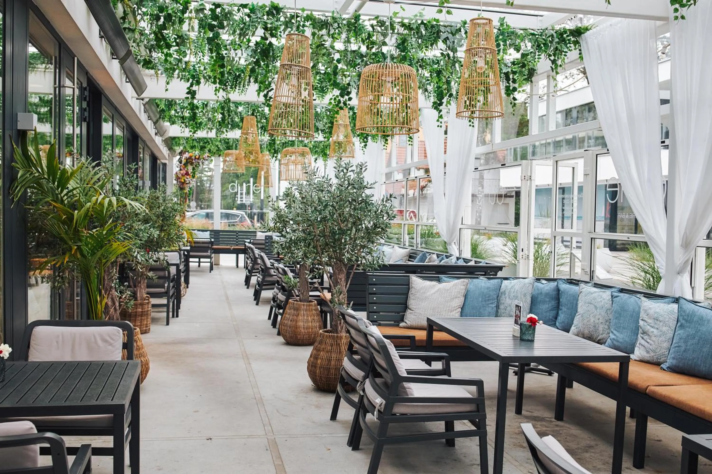 Restaurant/places to eat in Dune Beach Resort - A