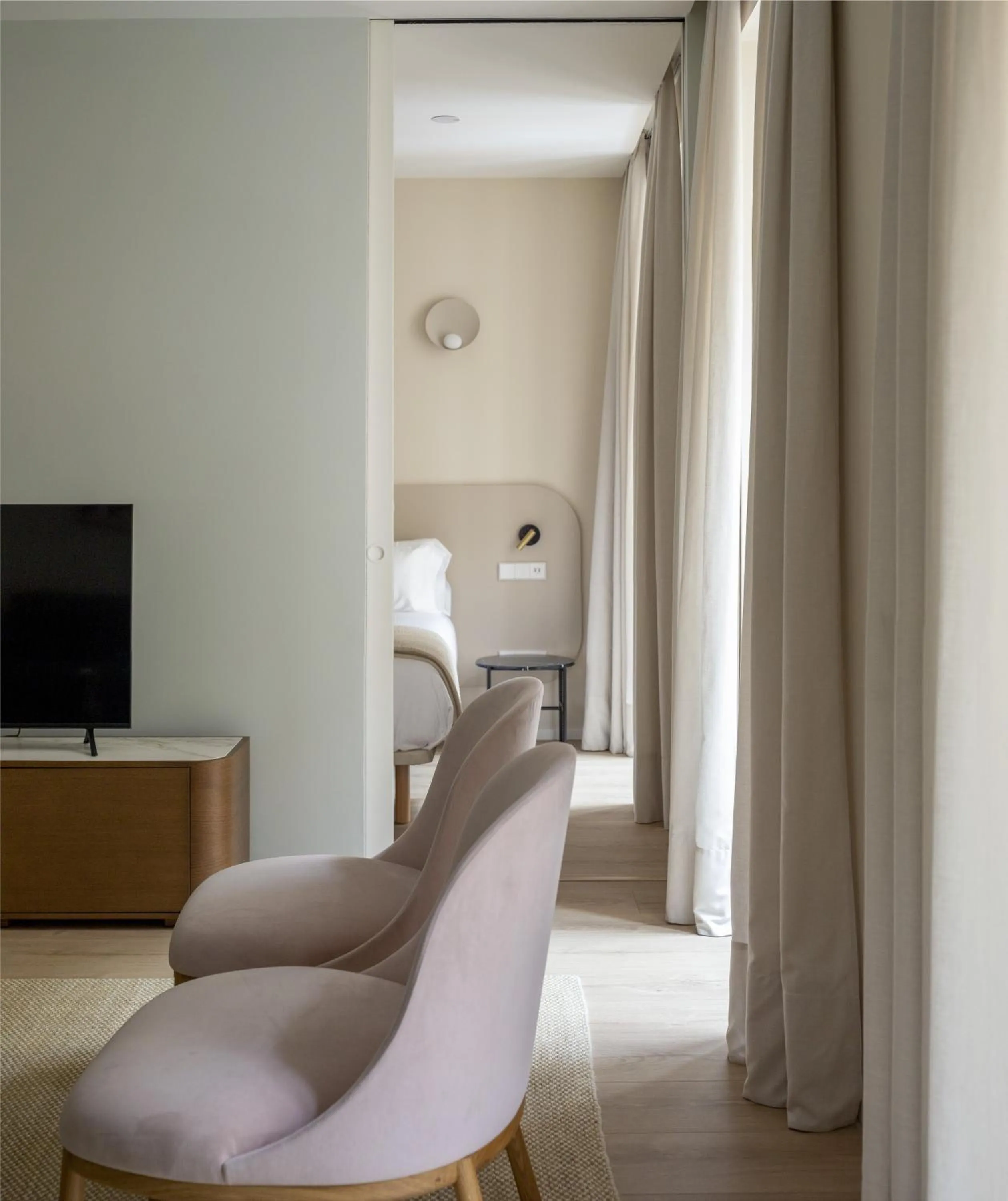 TV and multimedia, Bed in The Passage Apartments