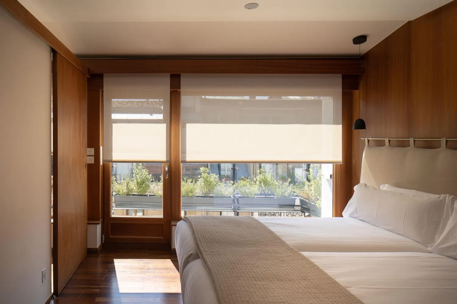 Bedroom, Bed in The Passage Apartments