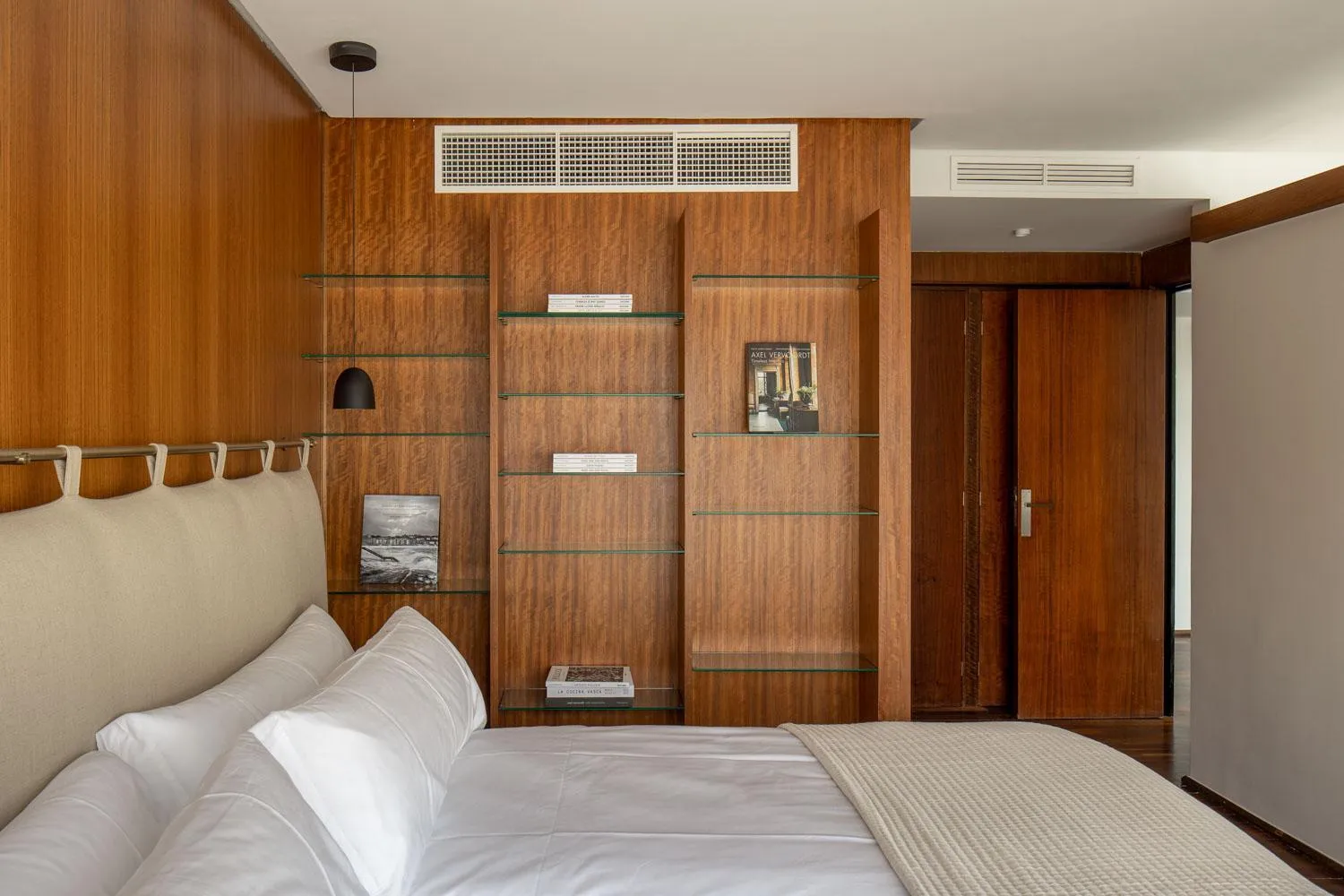 Bedroom, Bed in The Passage Apartments