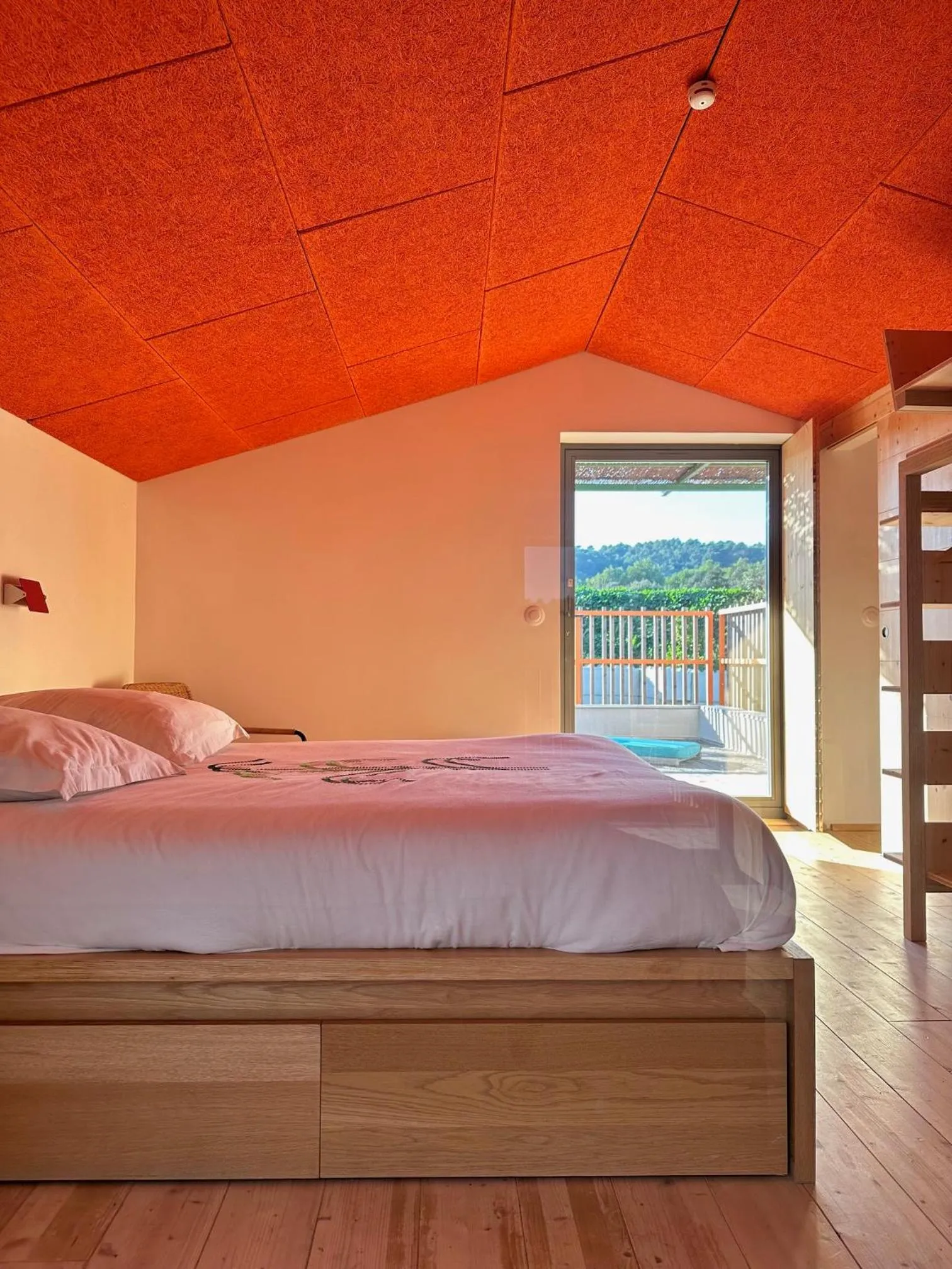 Photo of the whole room, Bed in Domaine La Ferme HI bride