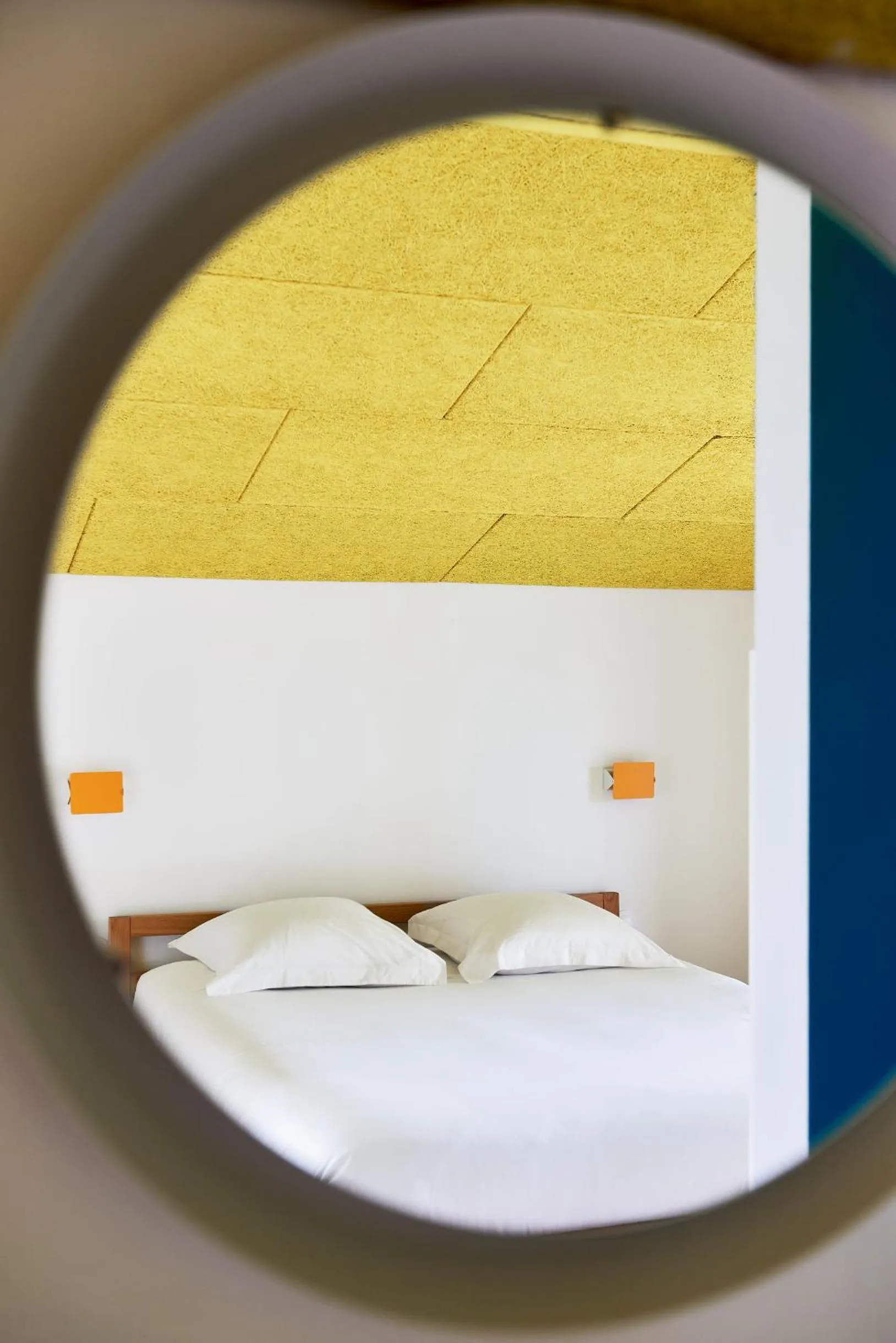 Decorative detail, Bed in Domaine La Ferme HI bride