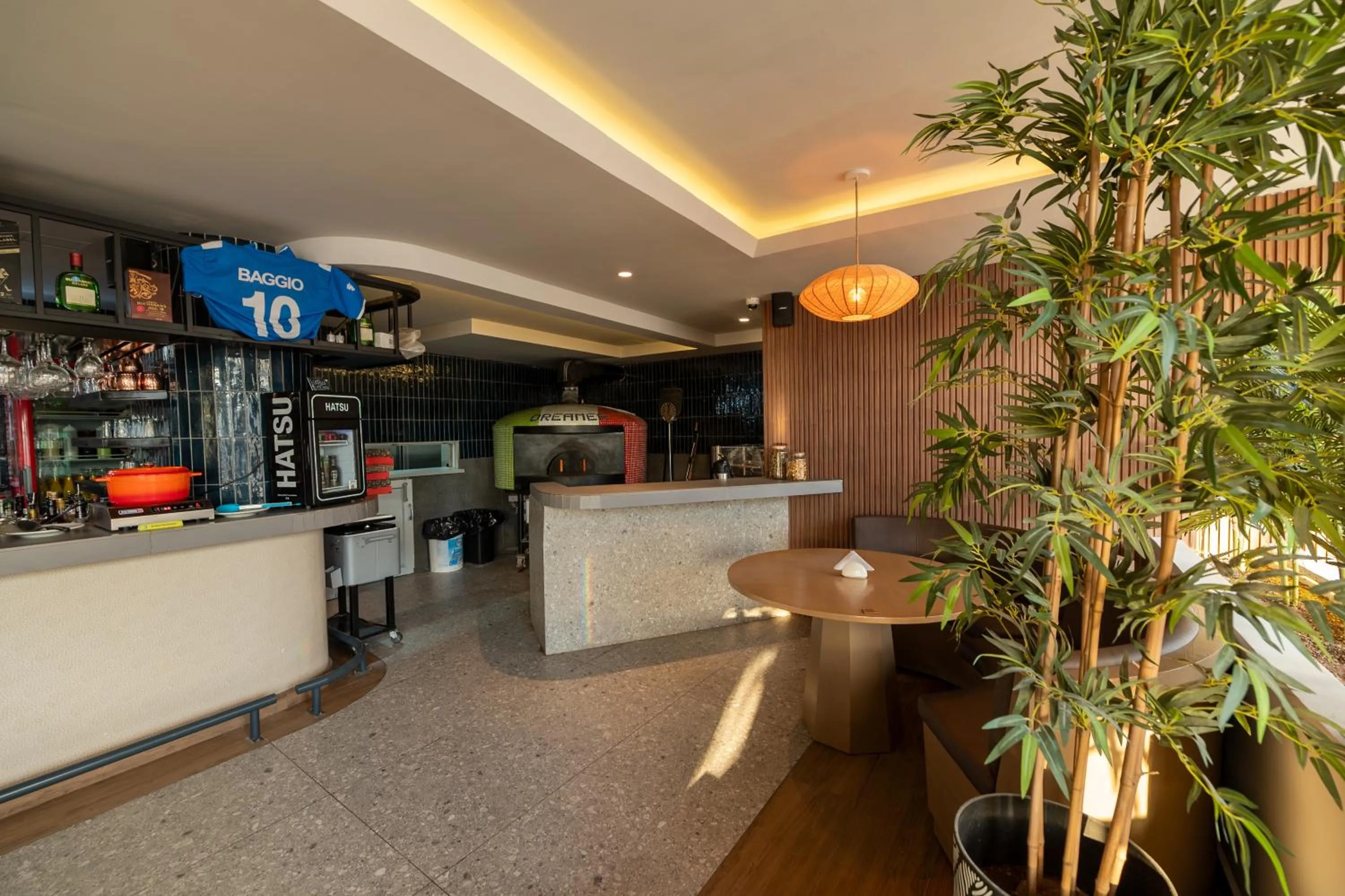 Restaurant/places to eat in Dreamer Beach Club