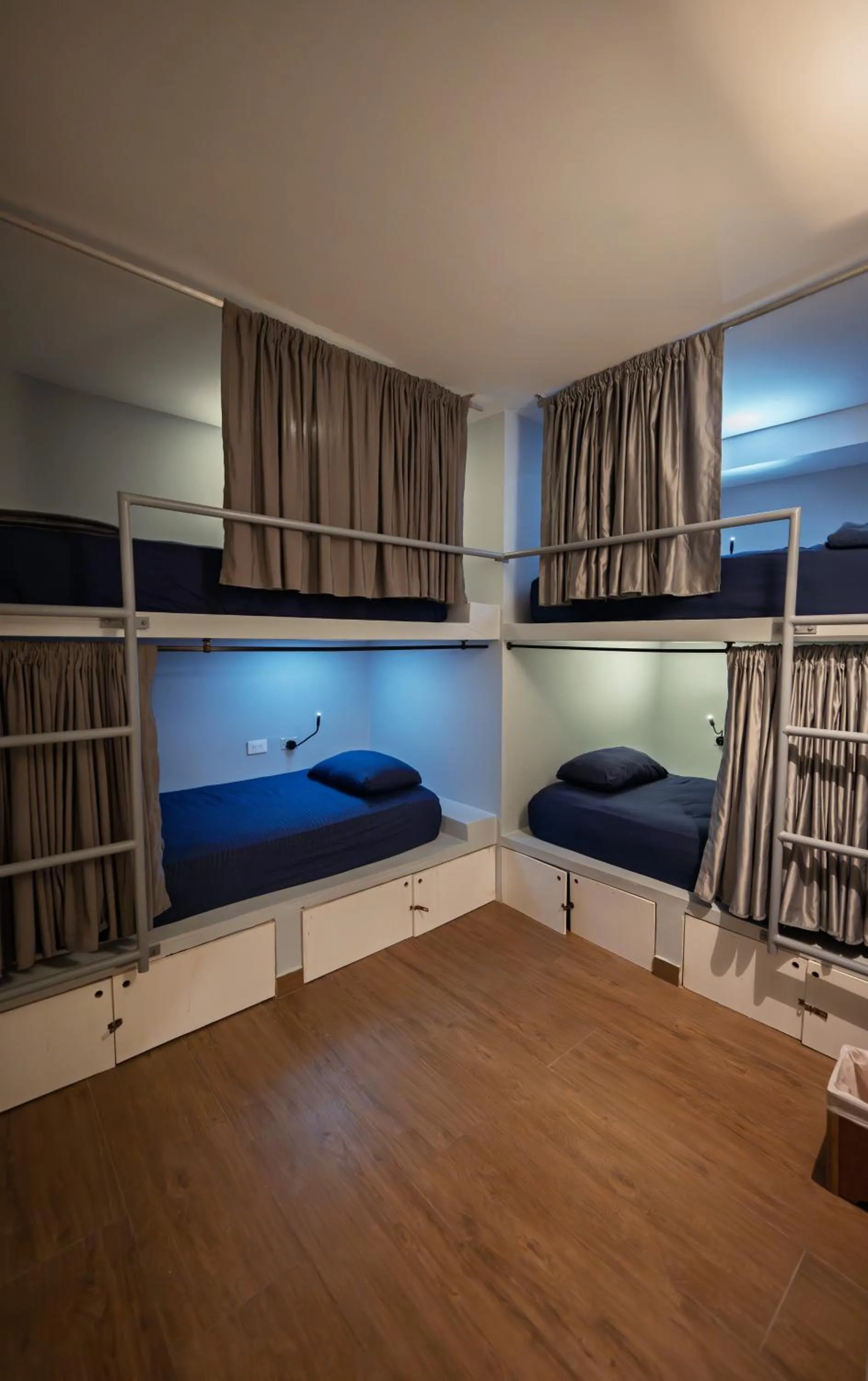 Bedroom, Bed in Dreamer Beach Club