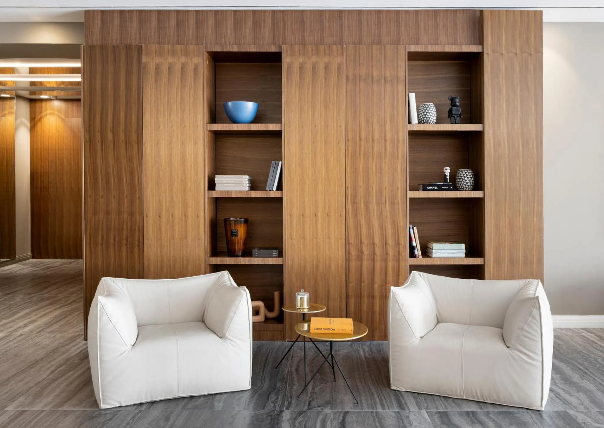 Lobby or reception in Dhotel - די הוטל