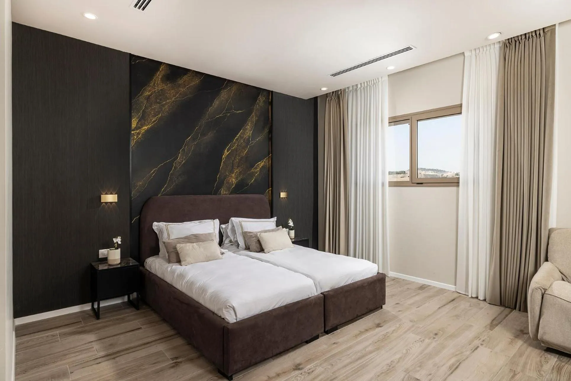 Photo of the whole room, Bed in Dhotel - די הוטל