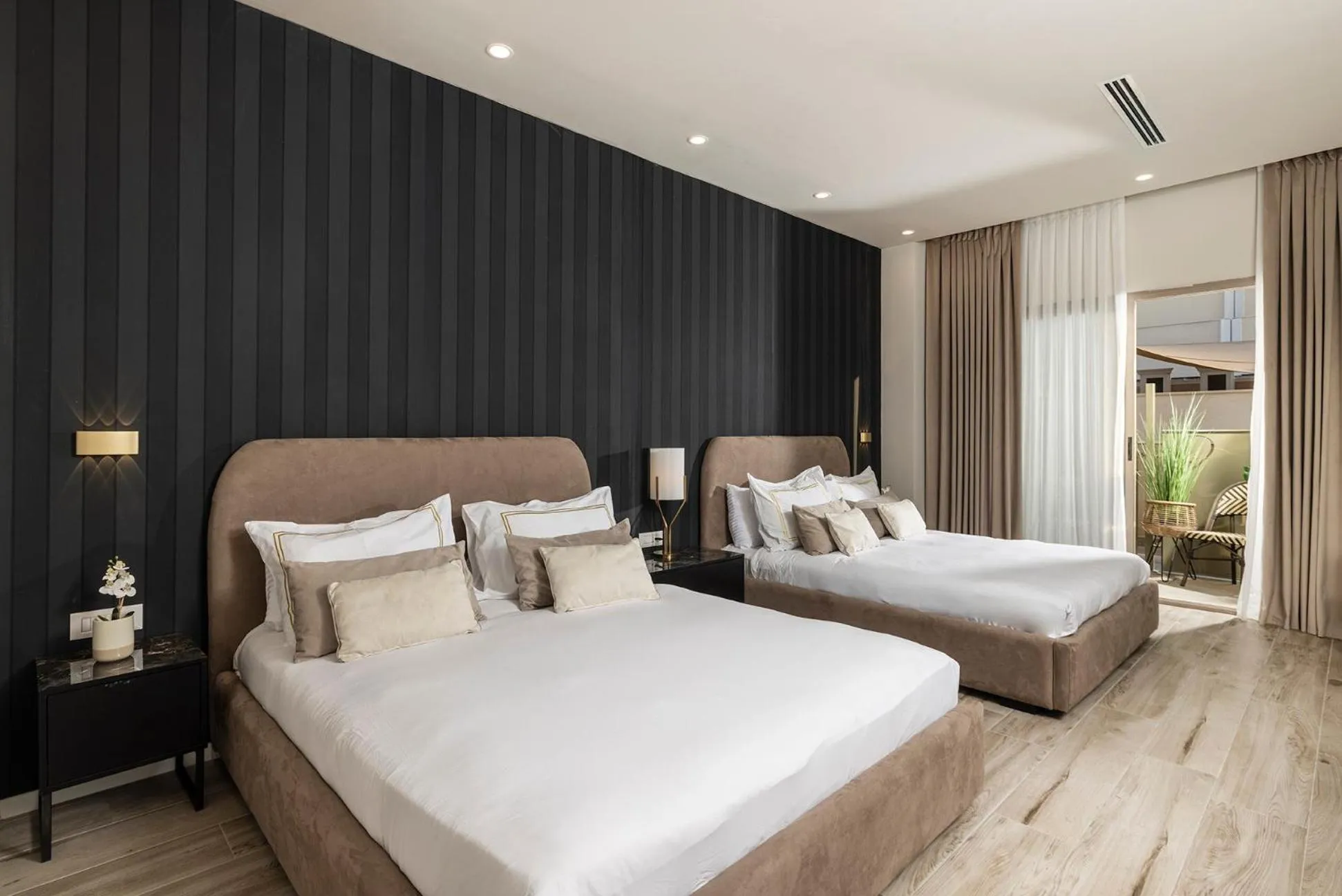 Photo of the whole room, Bed in Dhotel - די הוטל