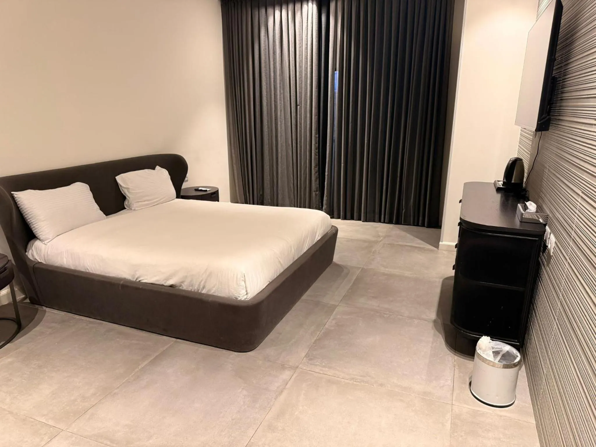 Bed in Dhotel - די הוטל