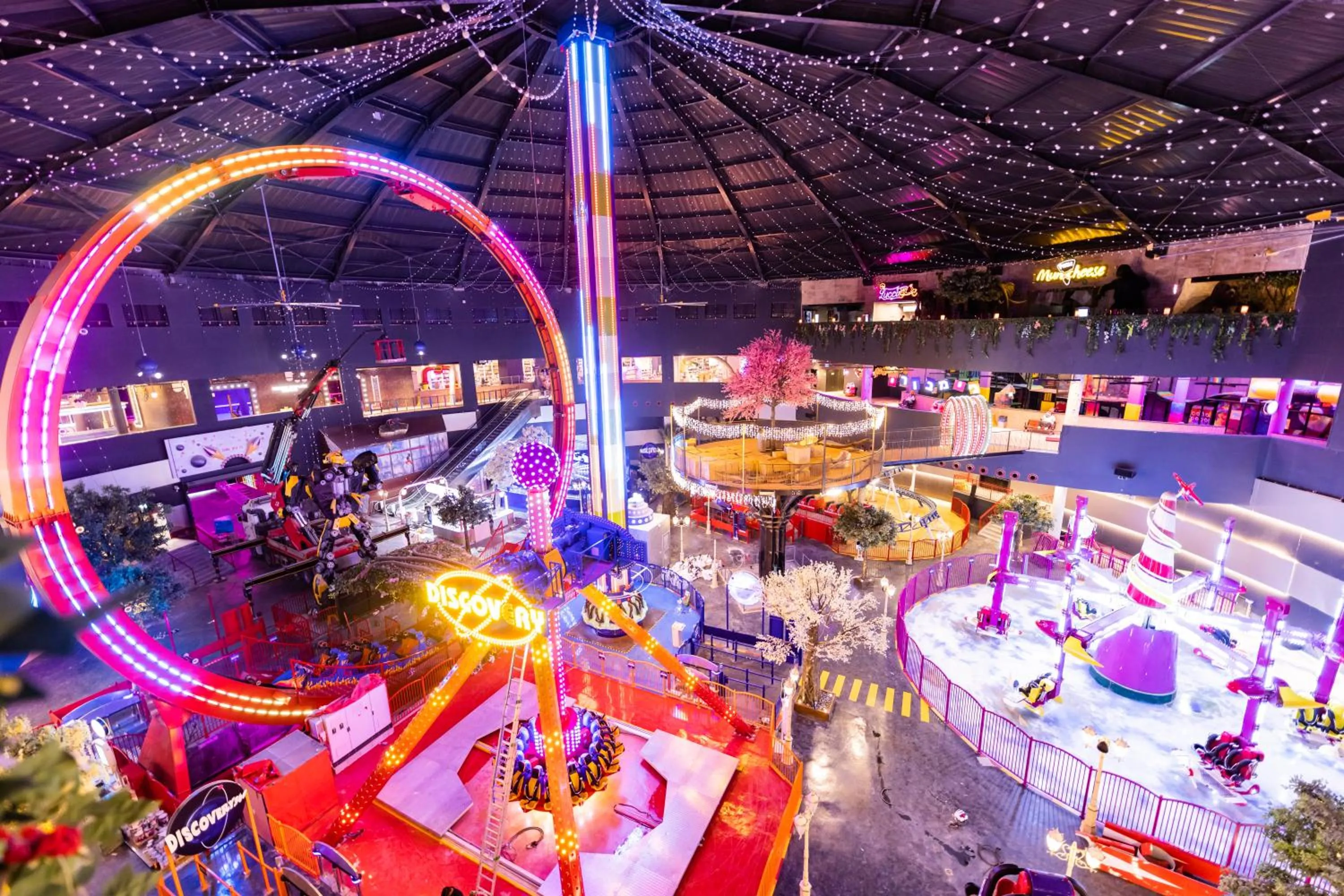 Evening entertainment in Dhotel - די הוטל