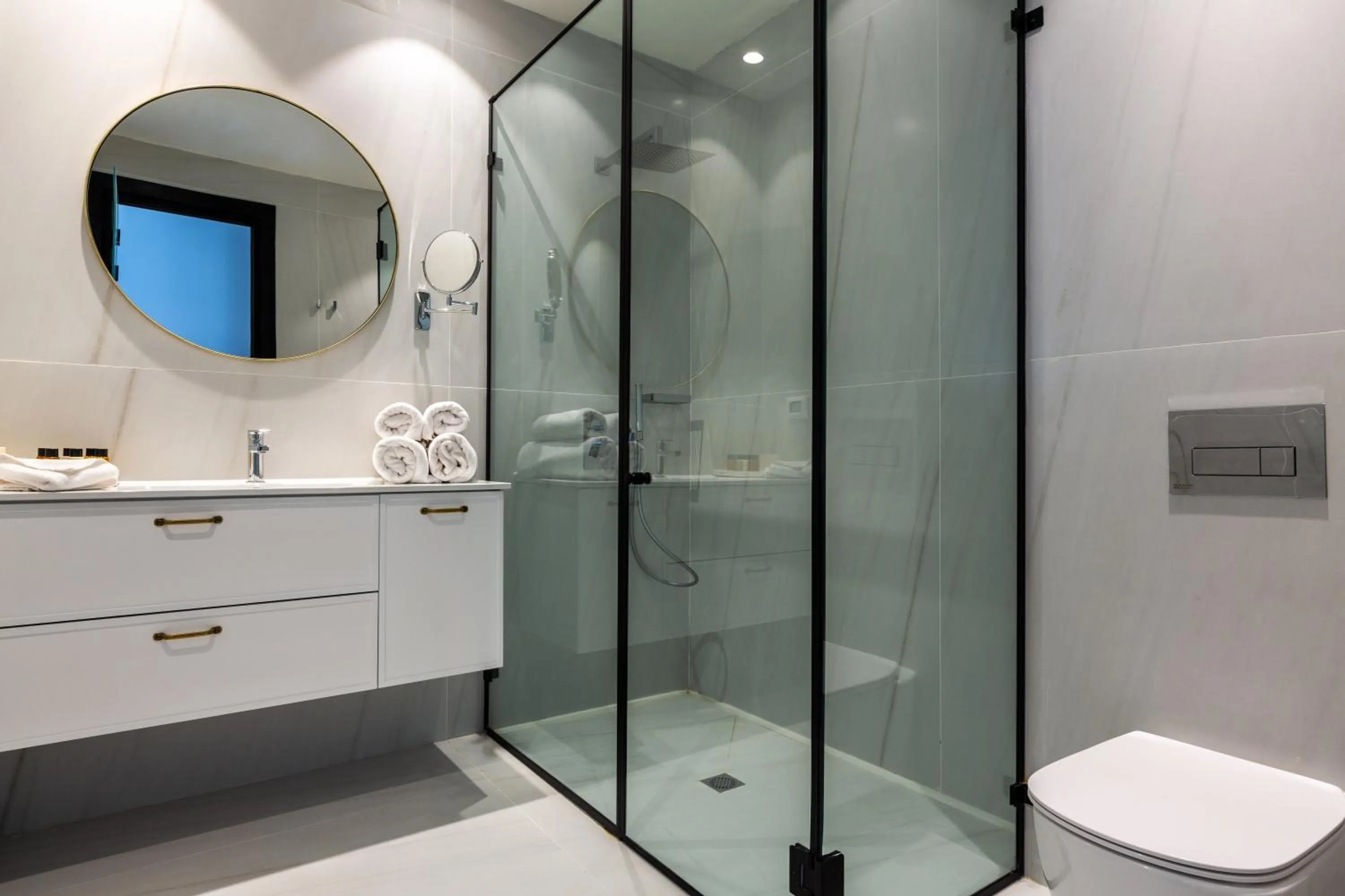 Bathroom in Dhotel - די הוטל