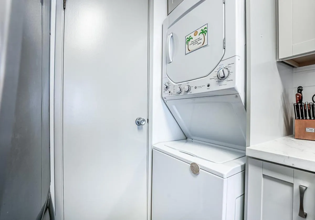 Property building in Island Surf 506