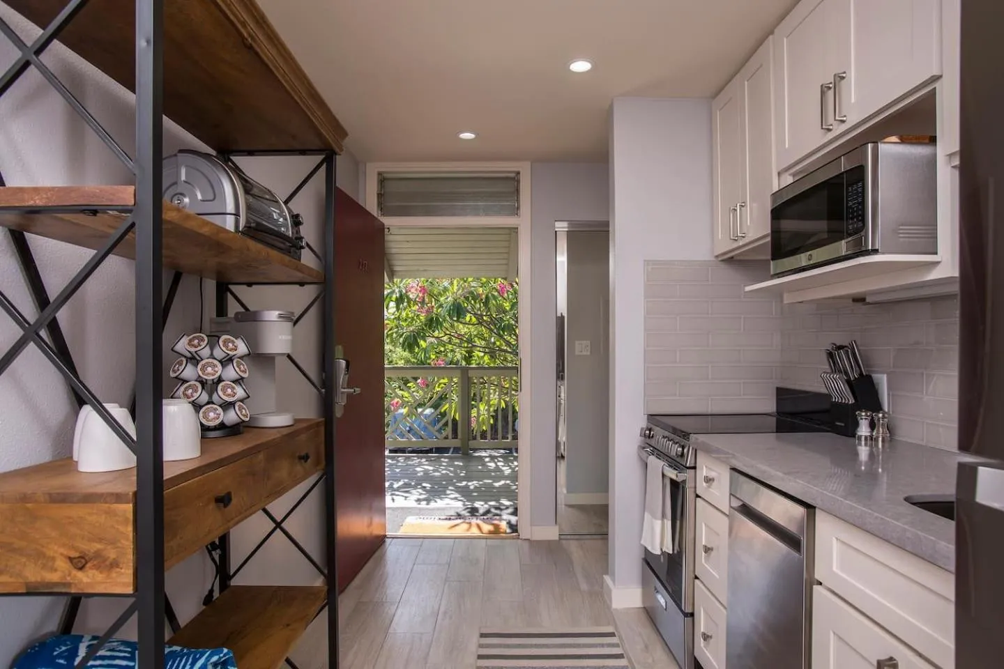 Kitchen or kitchenette in Kihei Bay Surf 227