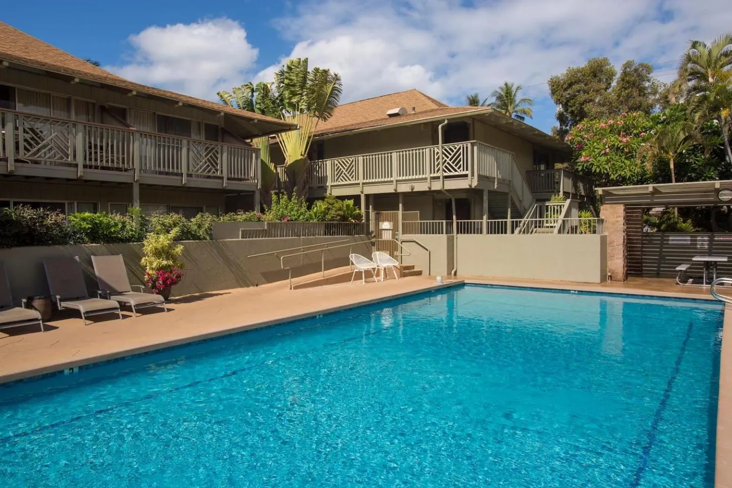 Swimming pool in Kihei Bay Surf 227