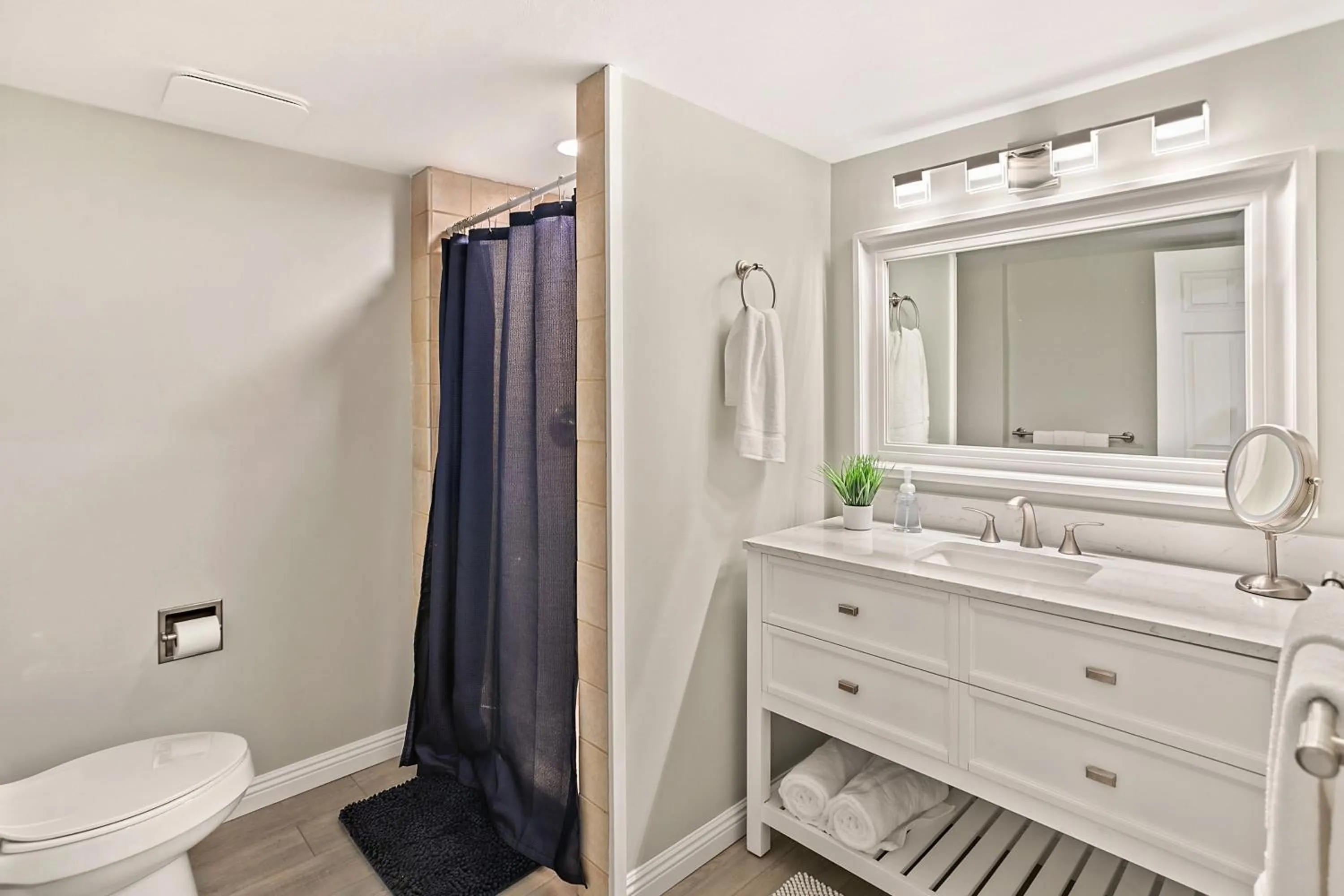 Property building in Koa Resort 5H