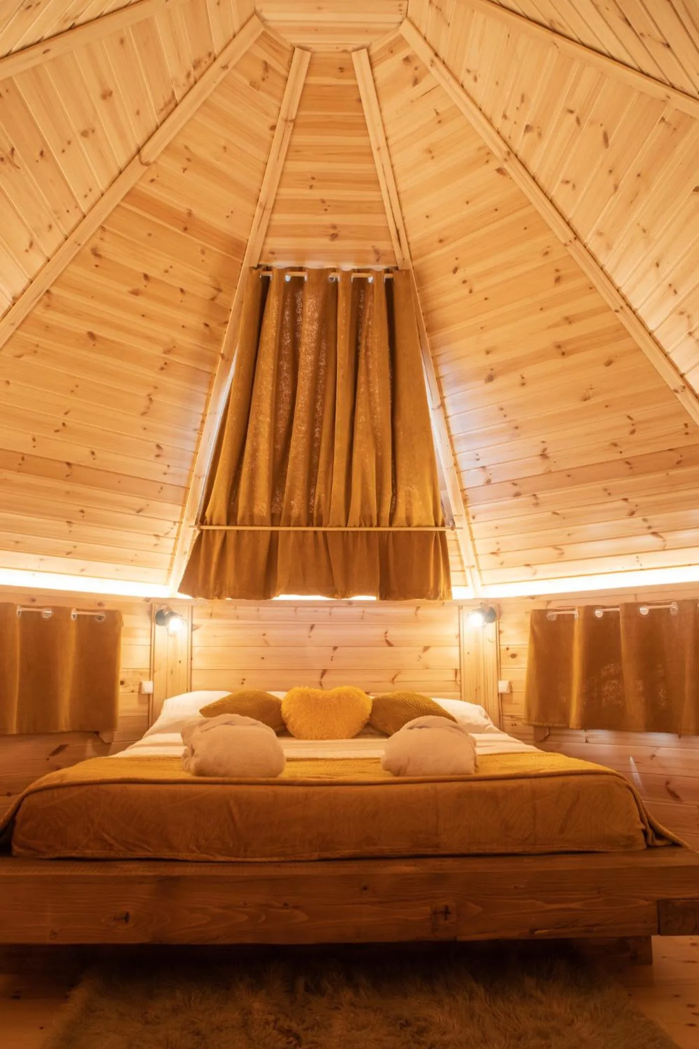 Bed in Domaine Arvor & Spa