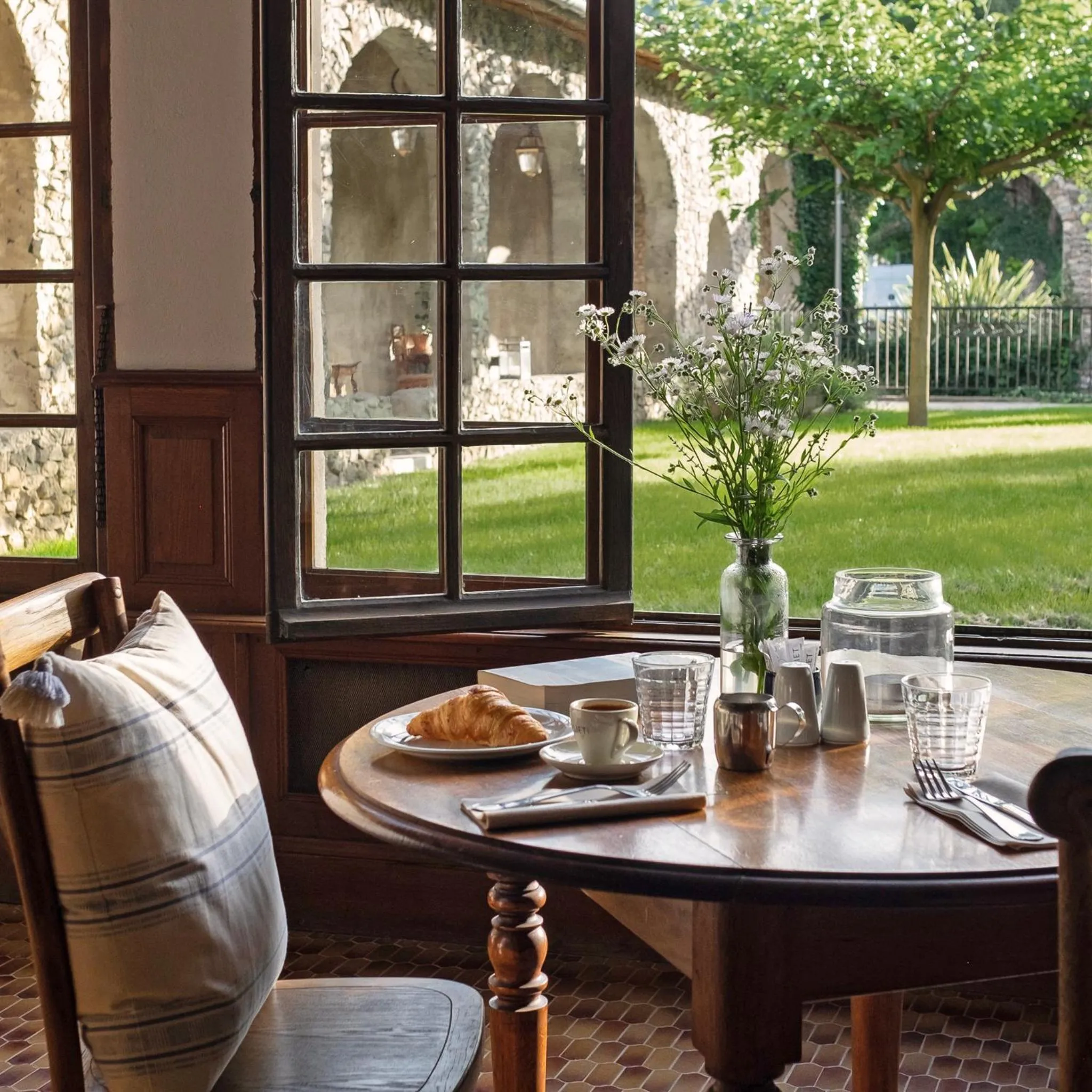 Swimming pool in Château de Fontager