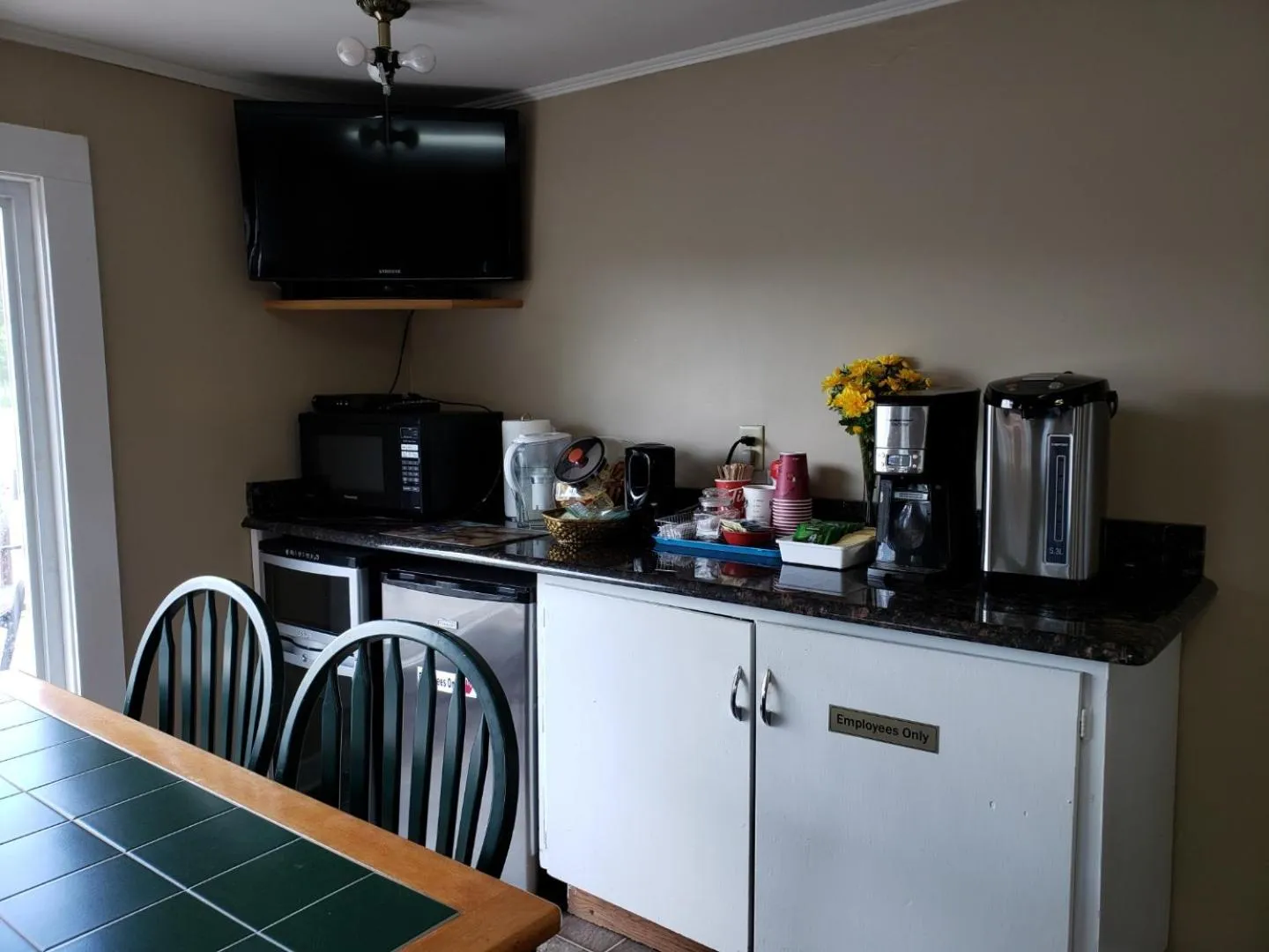 Coffee/tea facilities in Scoodic Motel