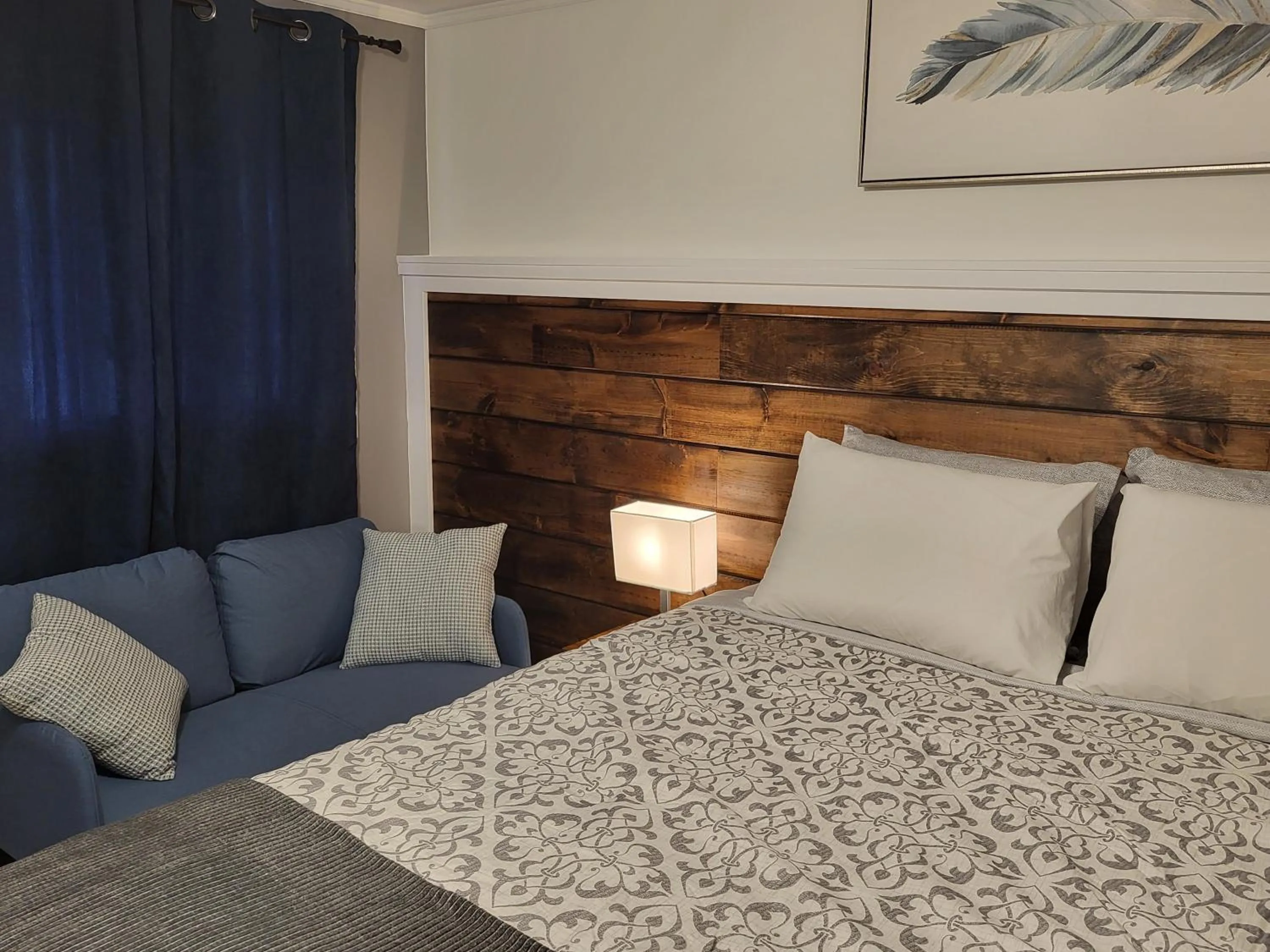 Photo of the whole room, Bed in Scoodic Motel