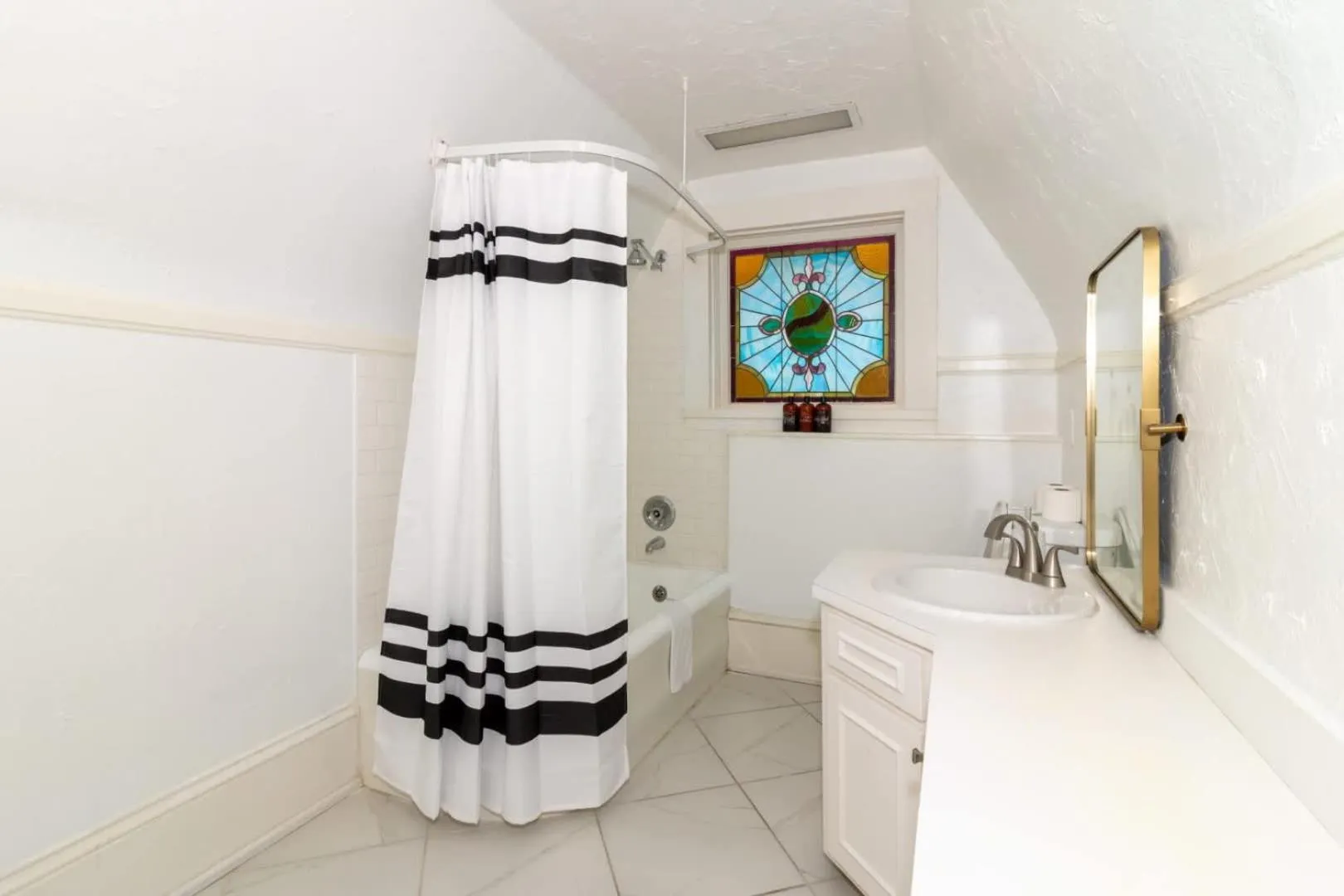 Royal in Columbus- Midtown Columbus Castle