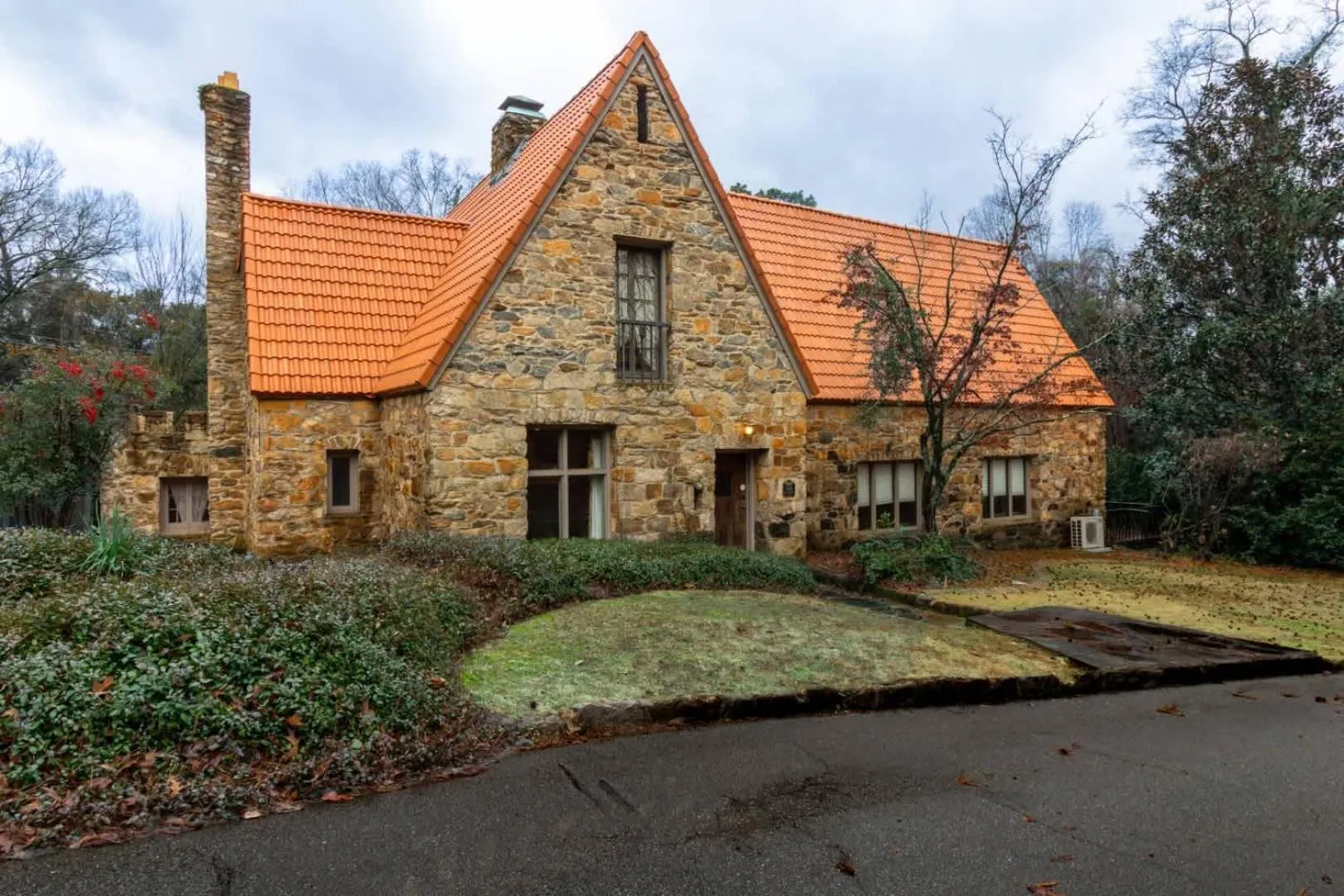 Royal in Columbus- Midtown Columbus Castle