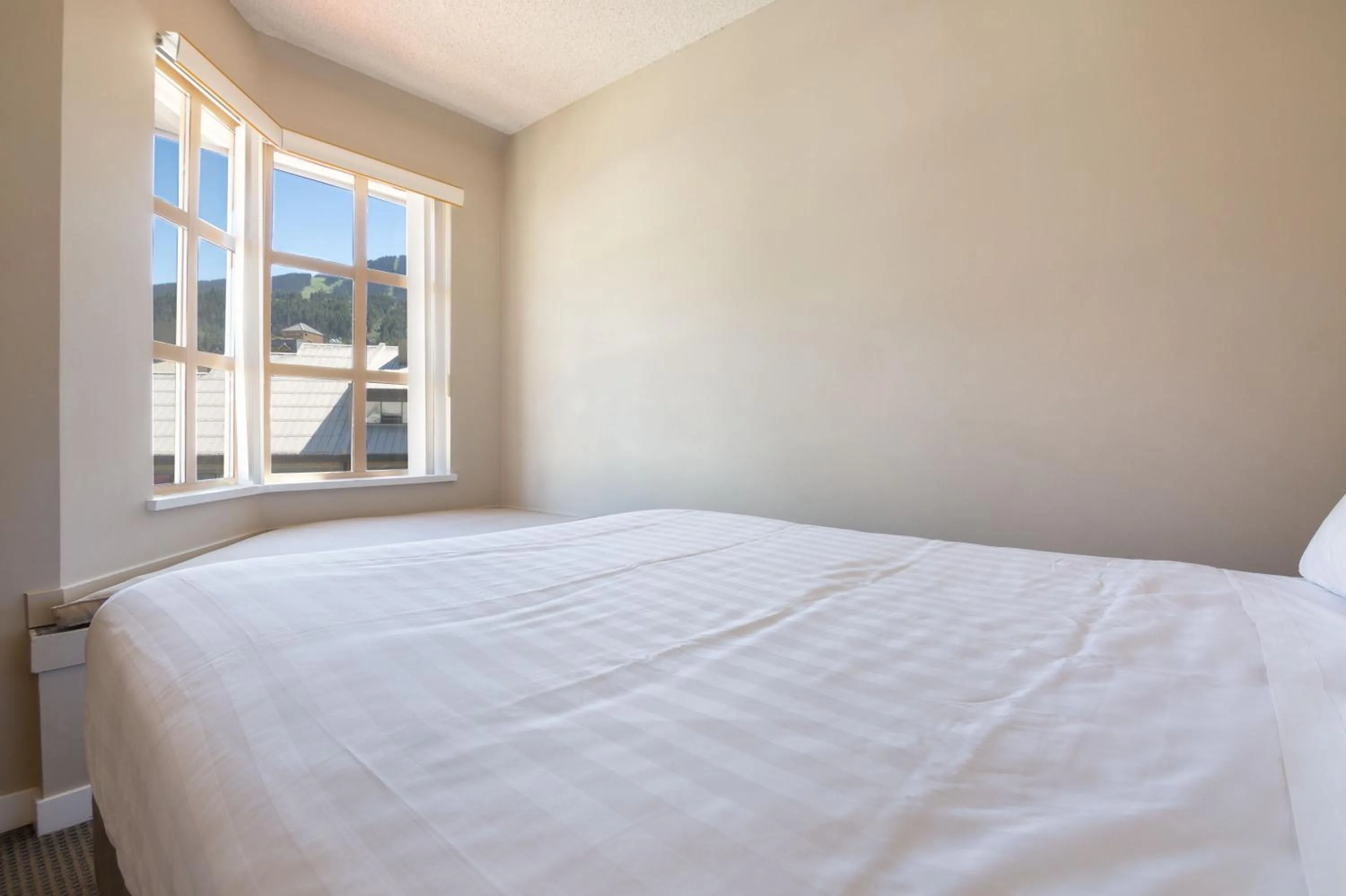 Bed in Whistler Village Centre by LaTour Hotels and Resorts