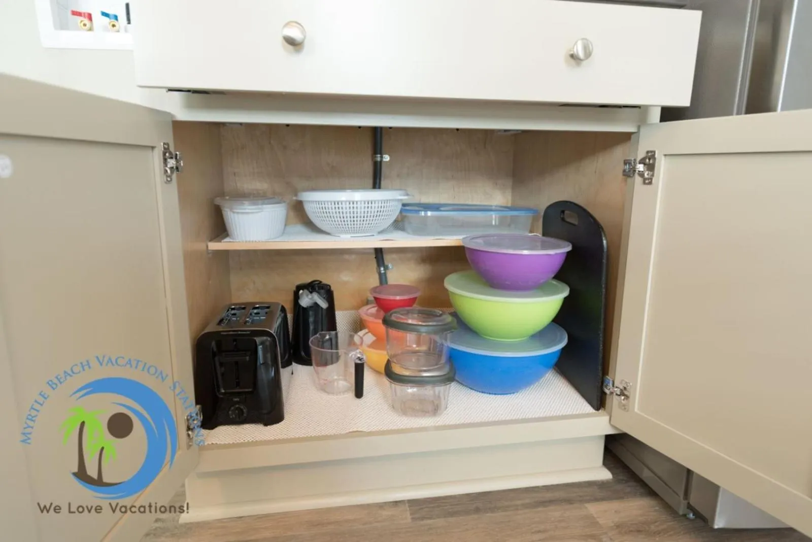 Property building in Cg Cottage Down