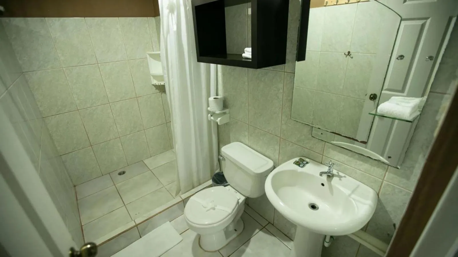 Toilet in Coati Arenal Lodge