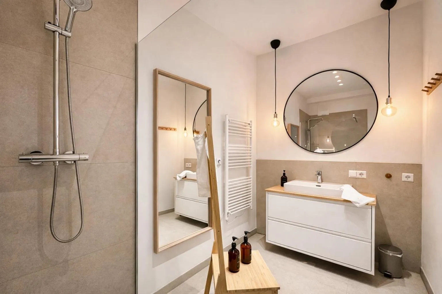 Shower, Bed in Da Alois - Alpine Premium Apartments